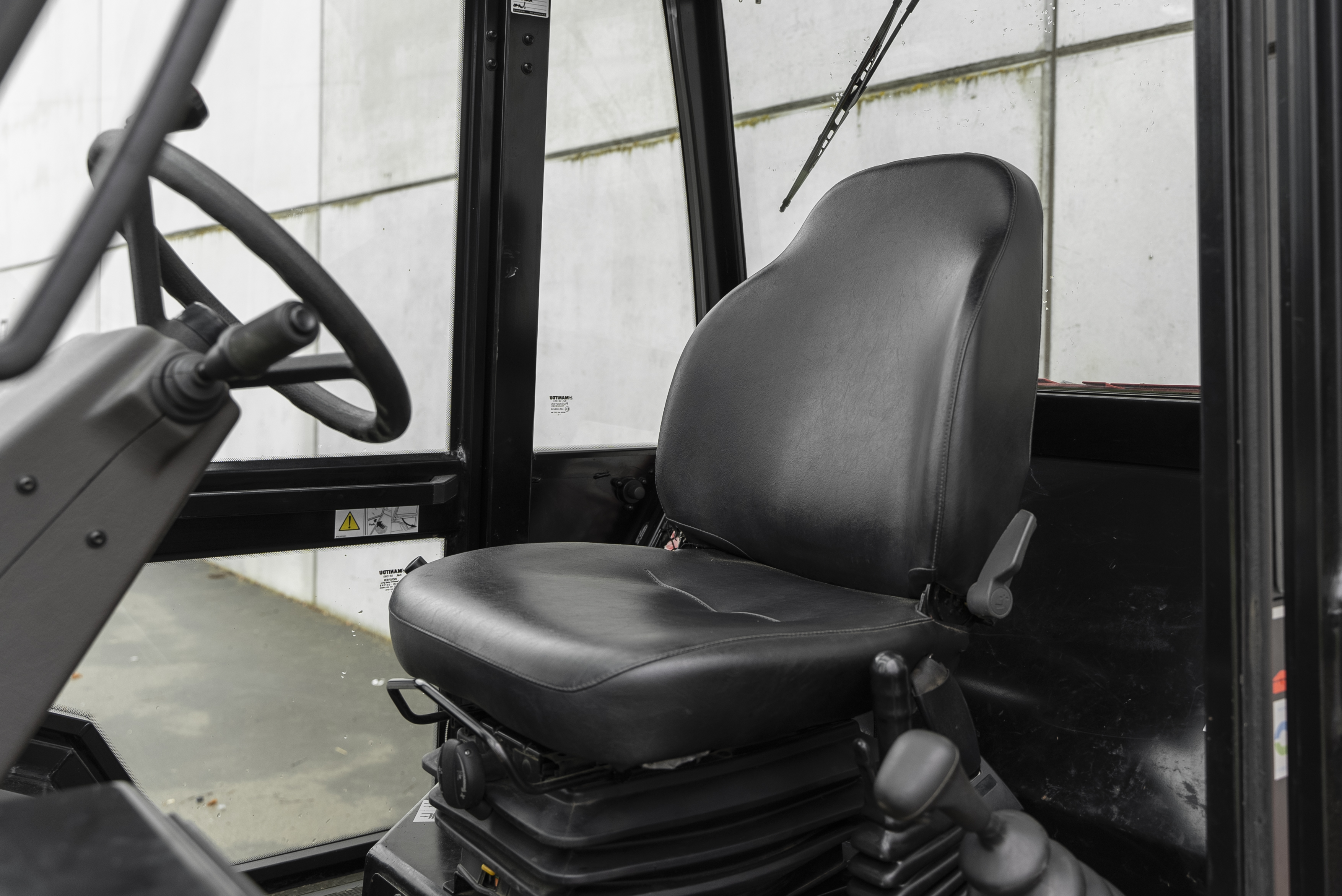 Manitou - Heftrucks - M 30-4 D ST5 S1 - Interieur achter