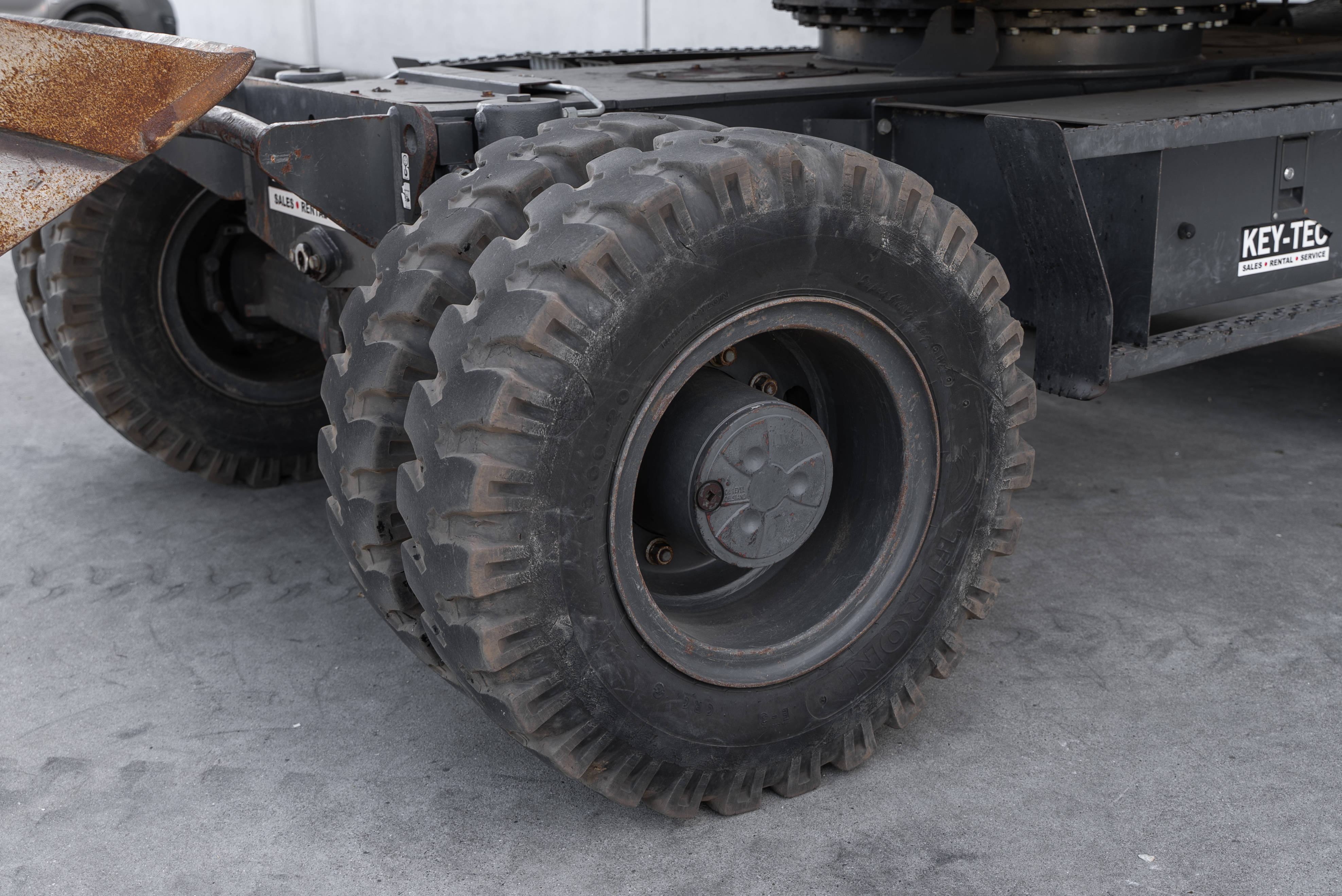 DX 140 W-5 - Chassis / Wheel