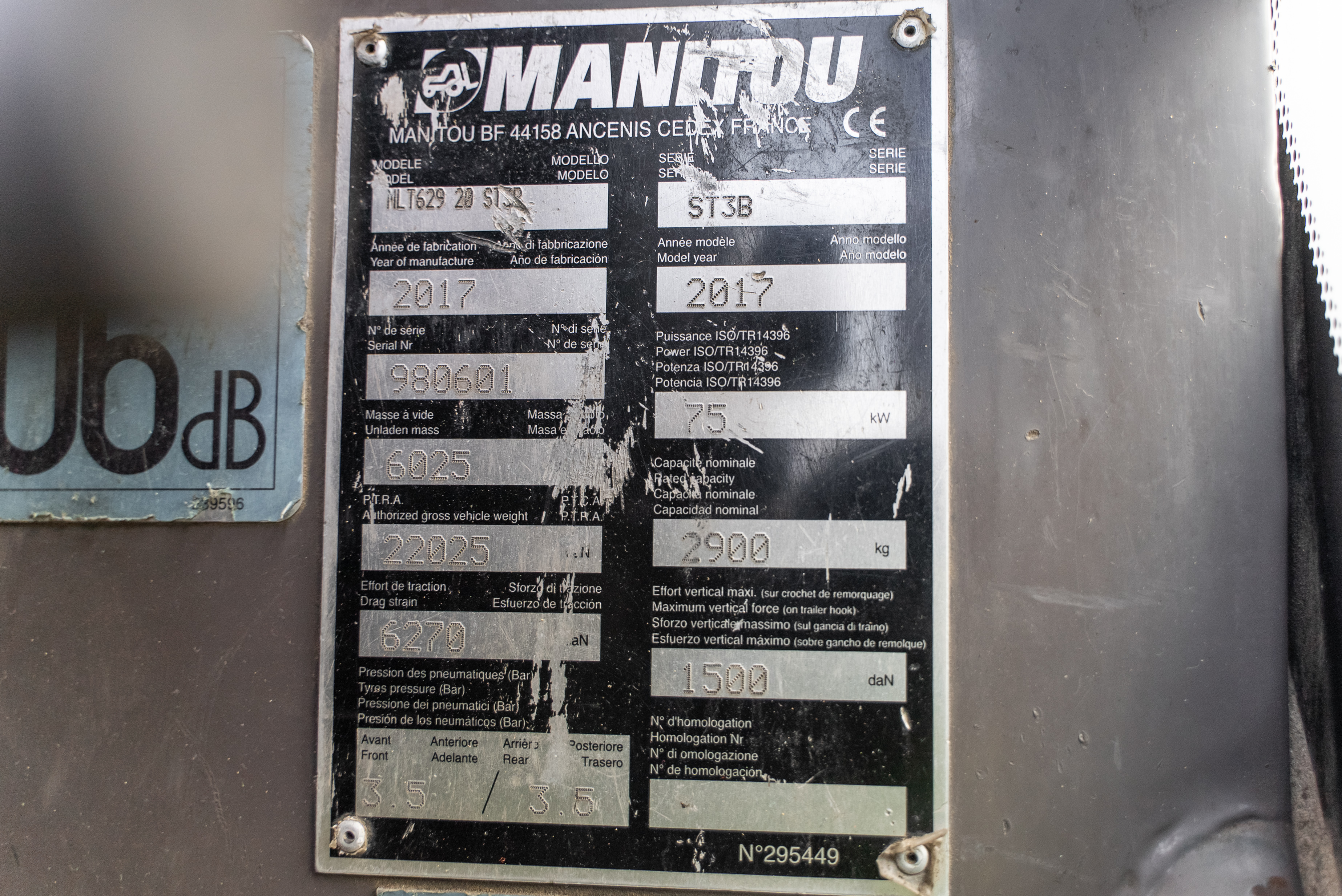 MLT 629 20P ST3B - Identification plate