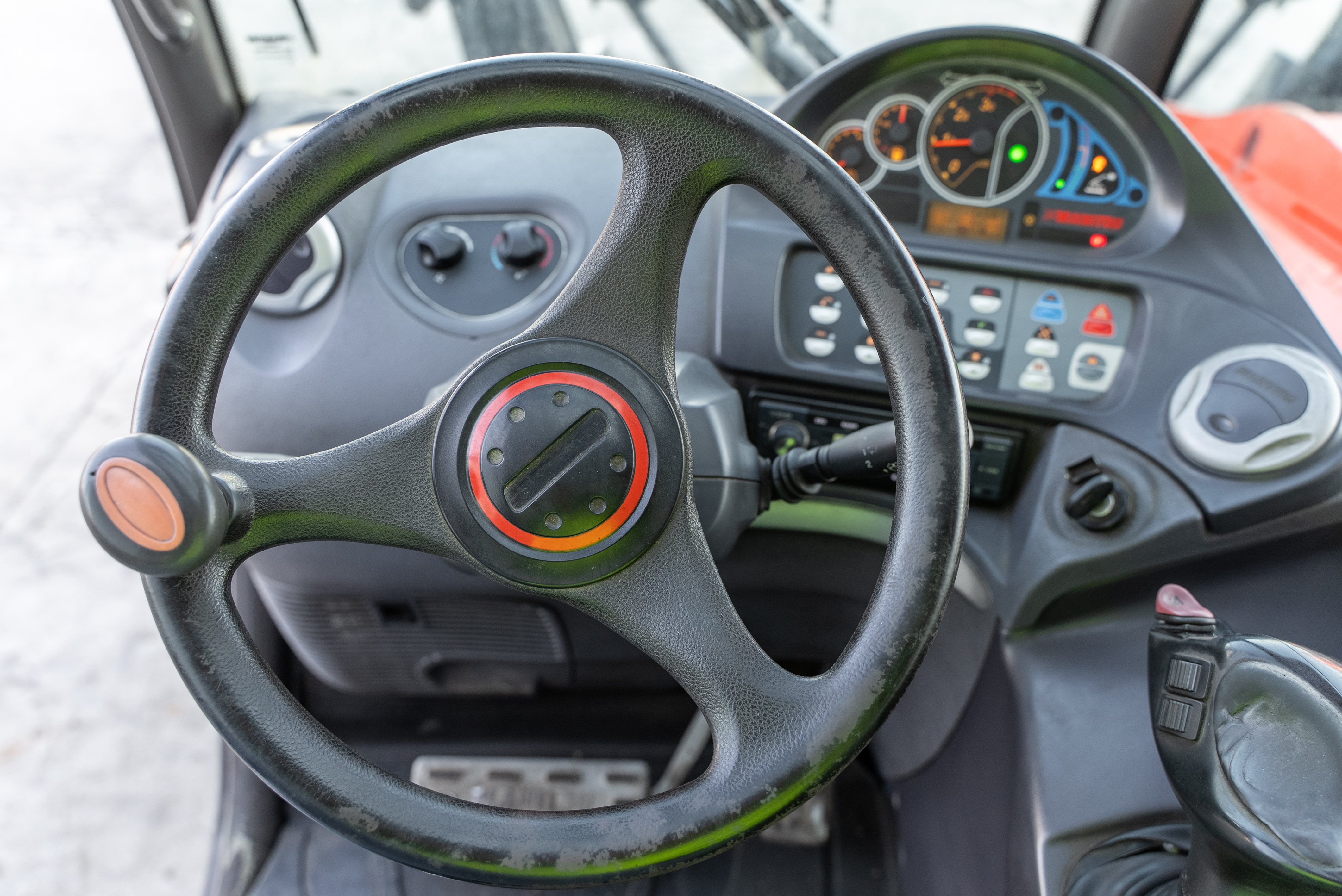 MT 1840 EASY 75D ST3B S1 - Interior front