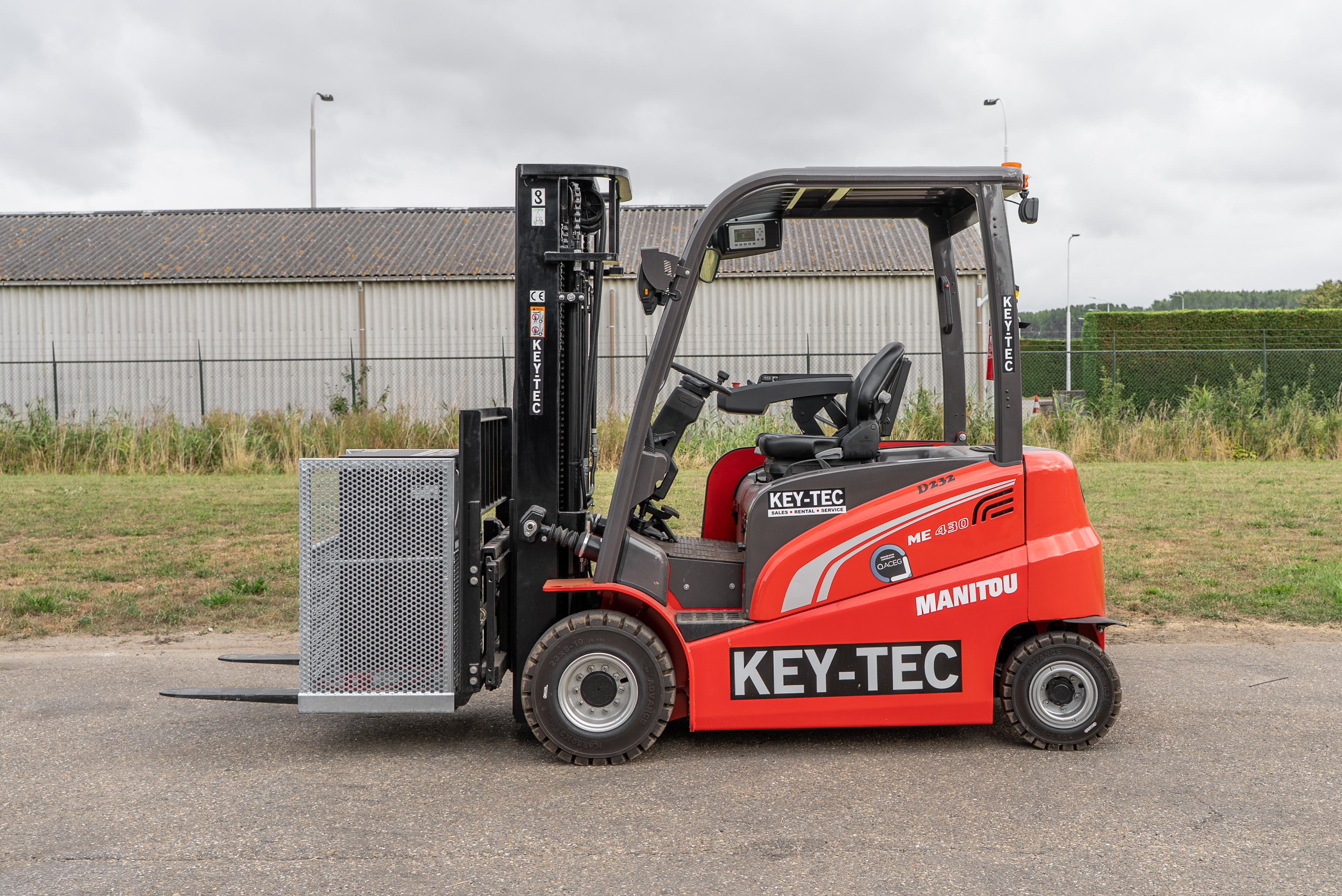 ME 430 80V S3 - Side