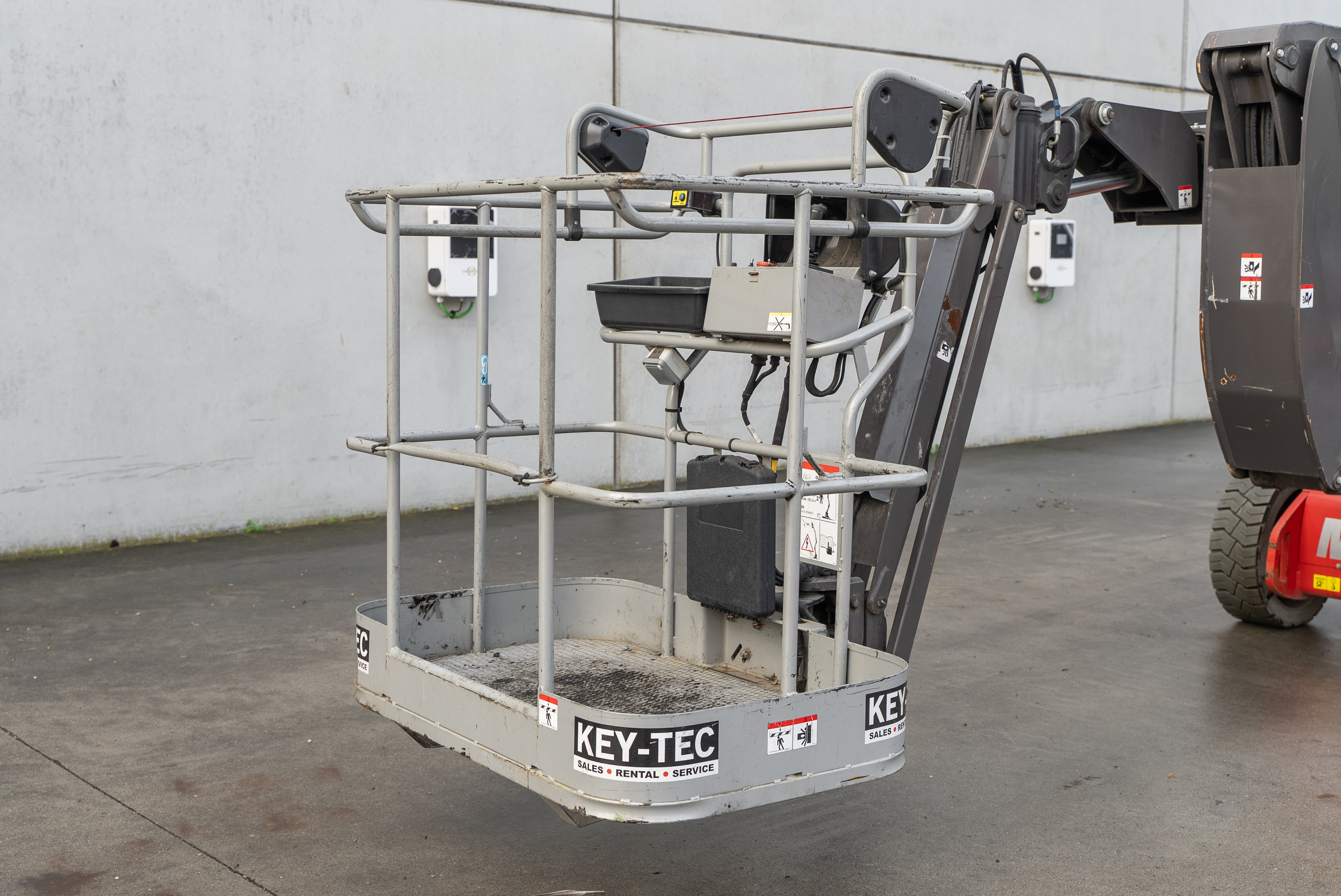 Manitou - Aerial platforms - AETJC 150 3D - Interior back