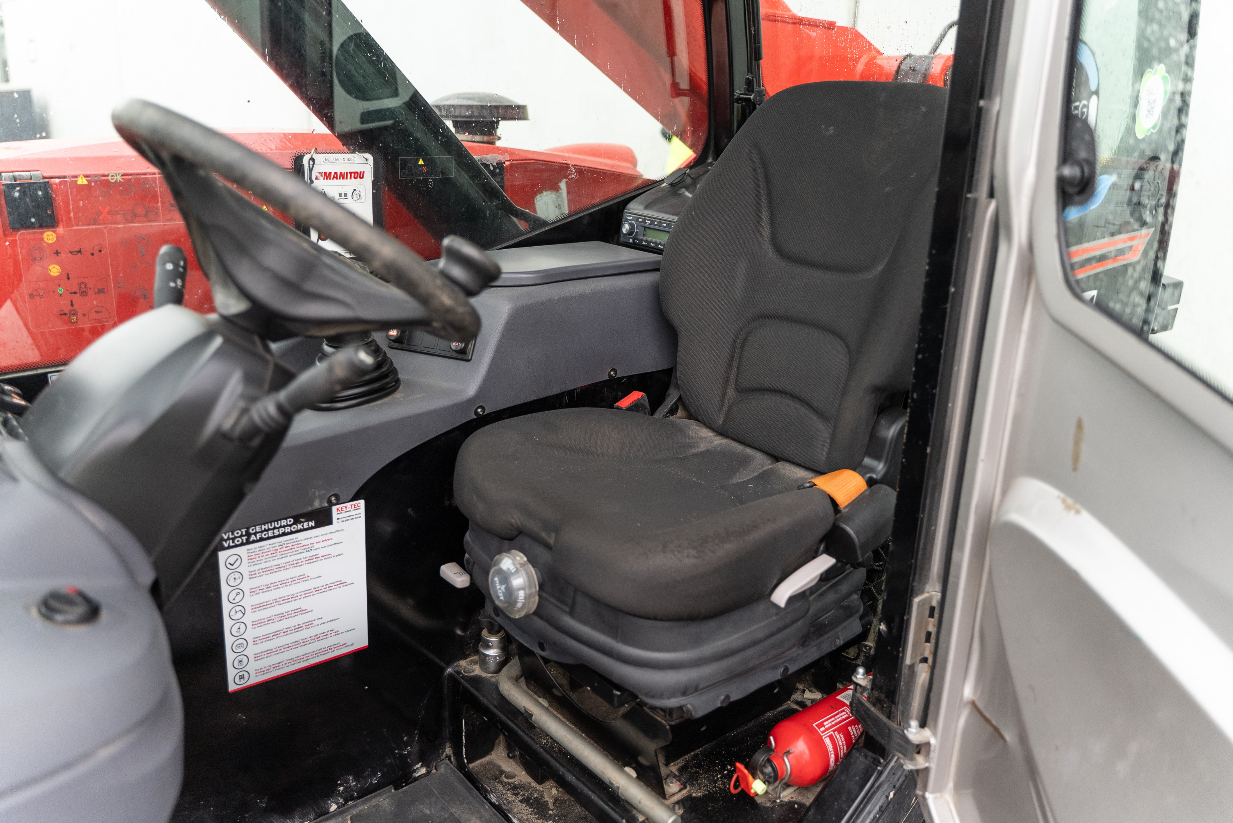 MT 625 H COMFORT 75K ST5 S1 - Interior back