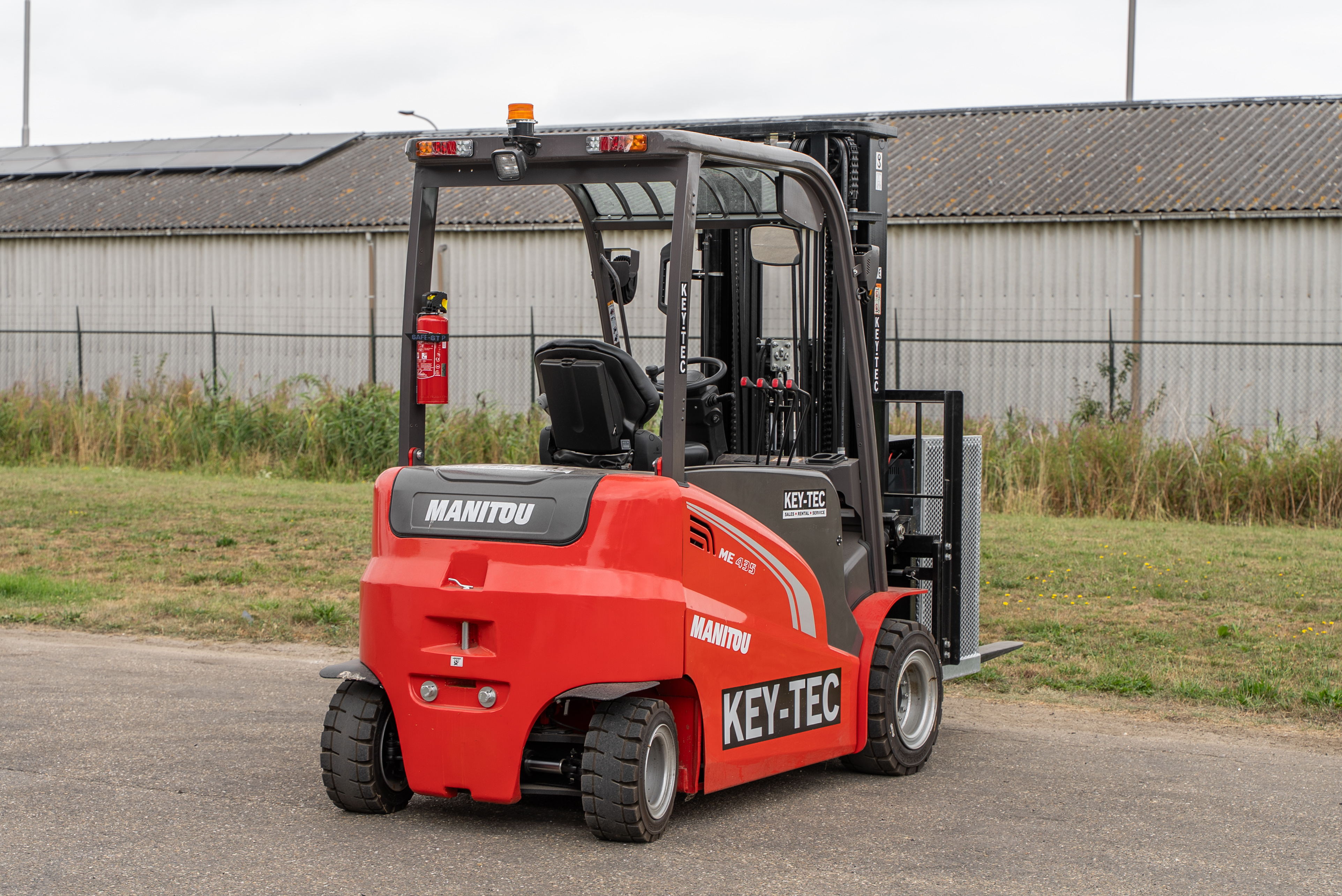 Manitou - Heftrucks - ME 435 80V S3 - Rechts achter
