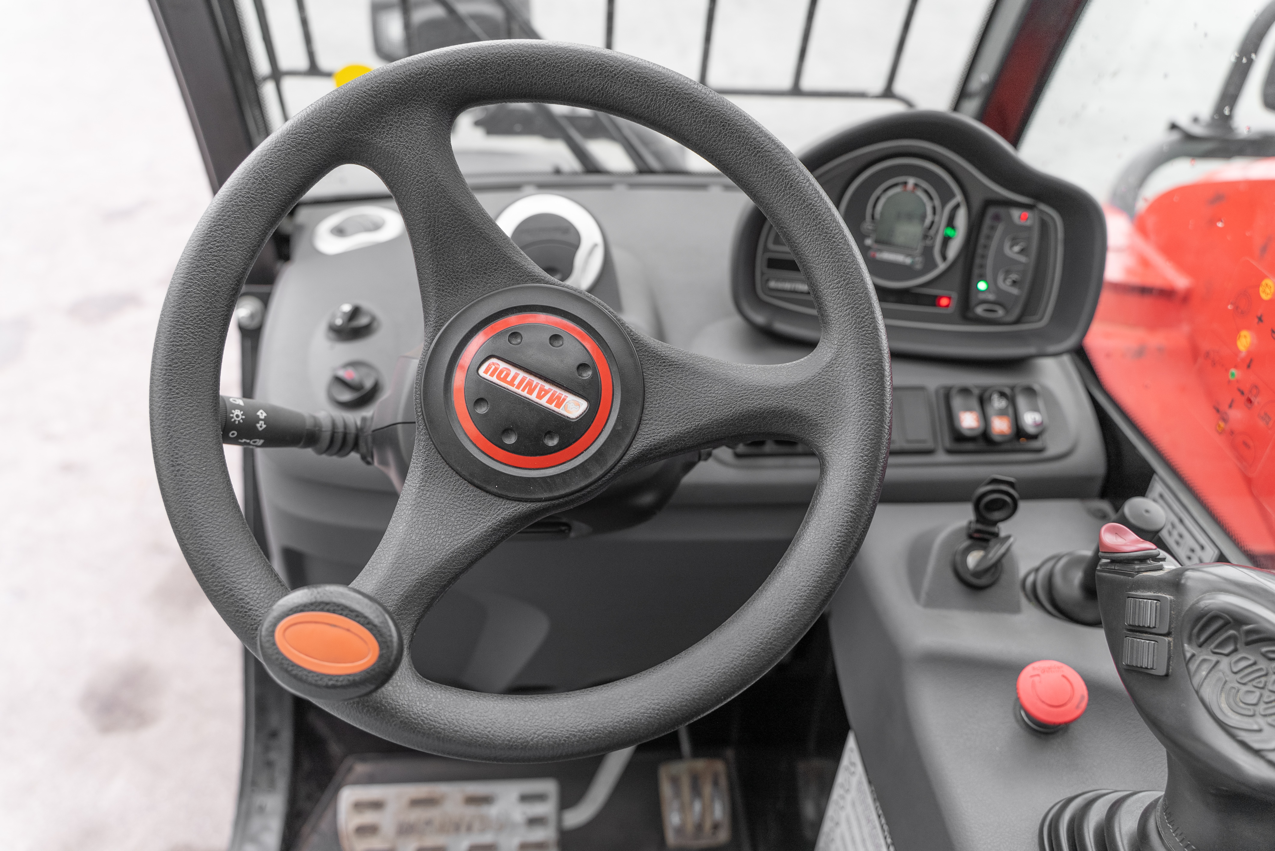 MT 625 H COMFORT 75K ST5 S1 - Interior front