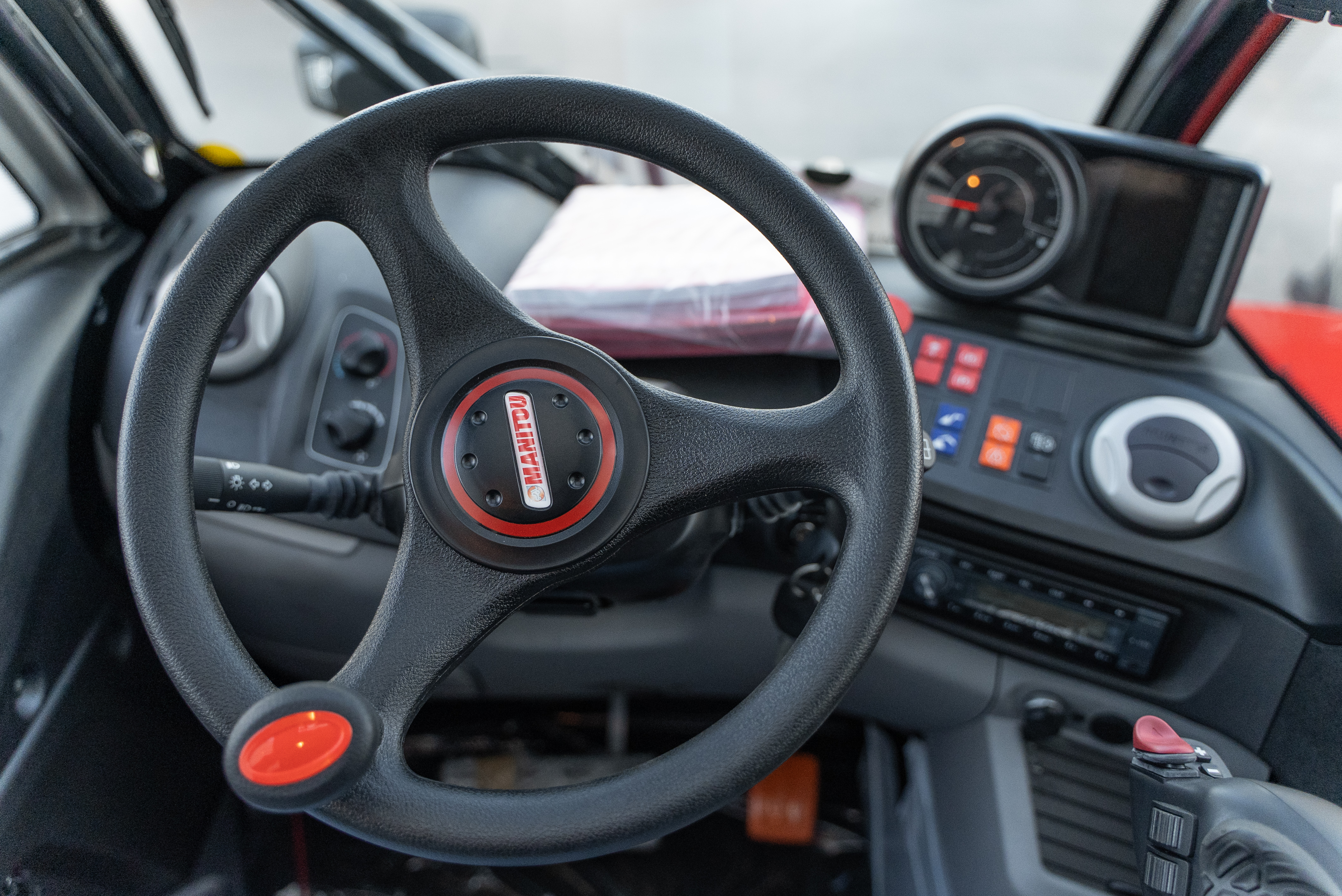 MLT 635 130 PS D ST5 S1 - Interior front