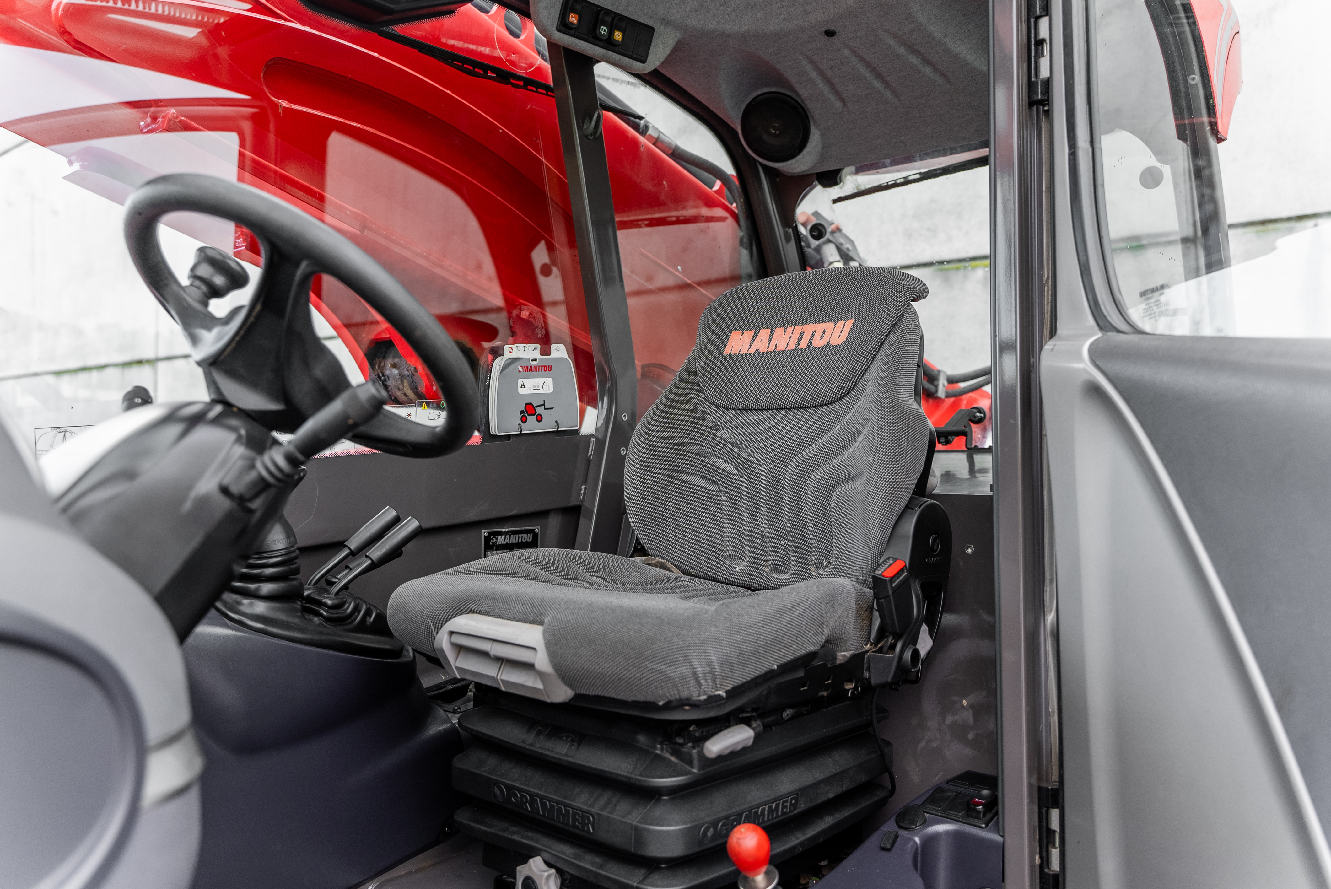 MT 1440 EASY 75D ST3B S1 - Interior back