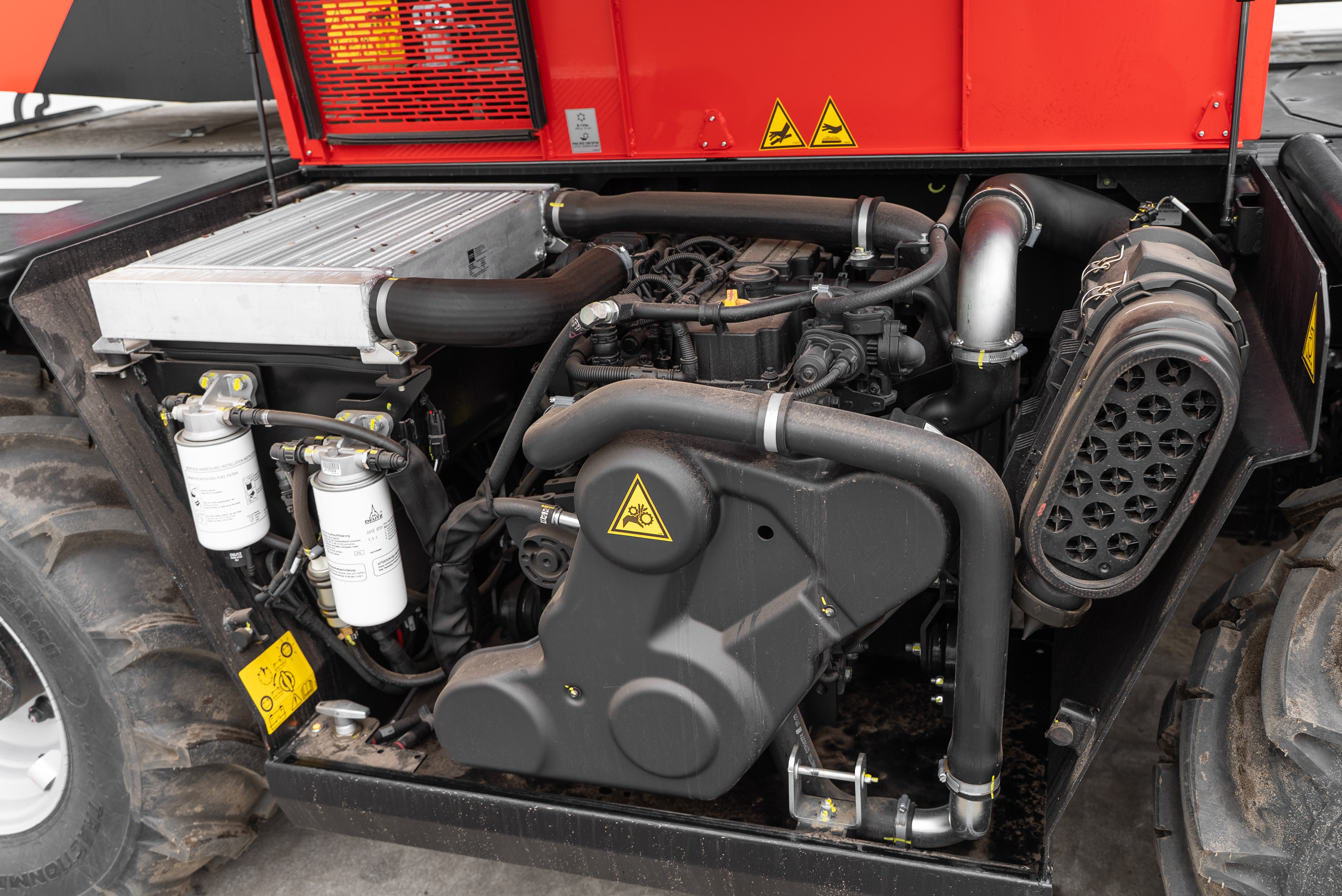 MRT 1845 360 115D ST5 S1 - Engine