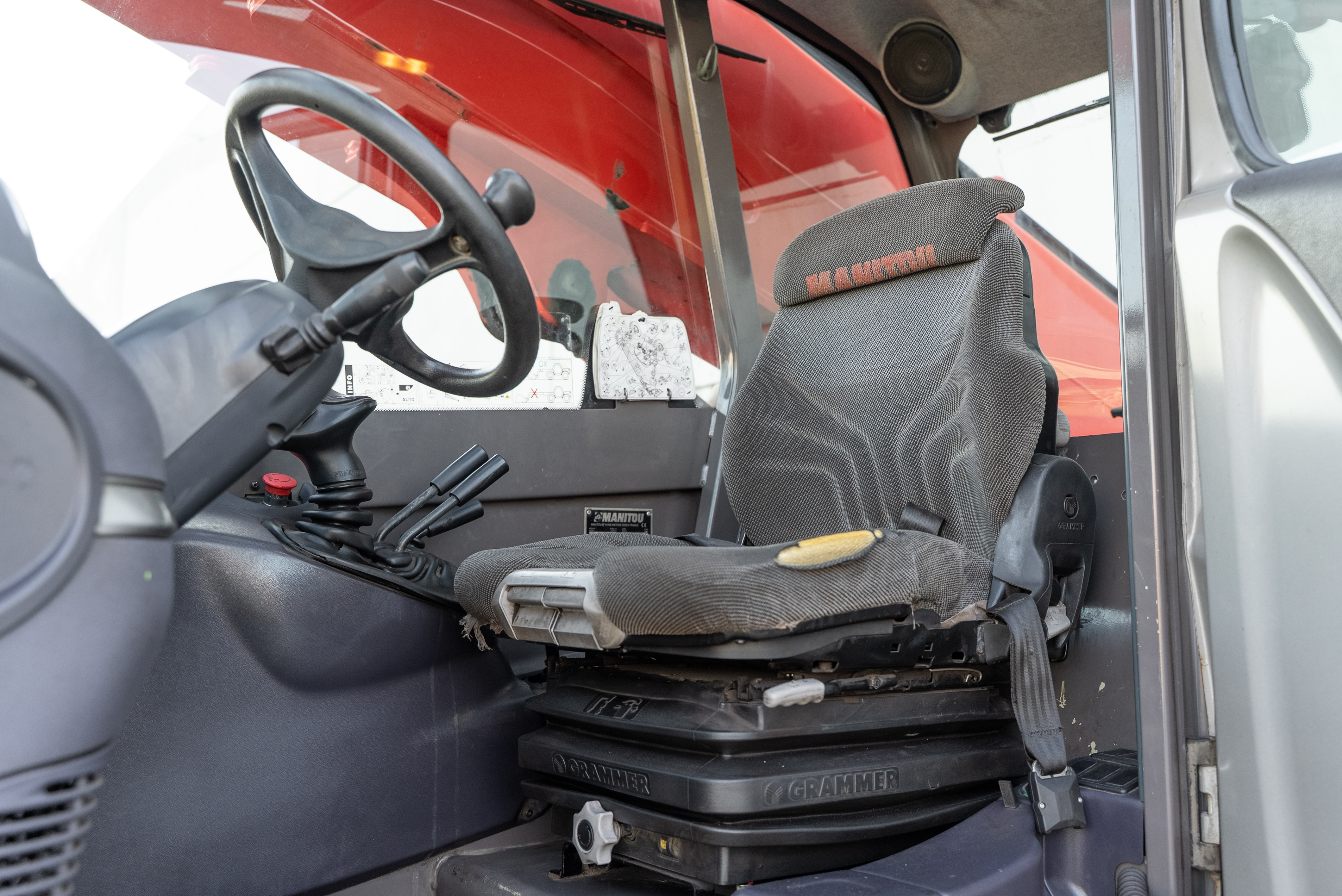 MT 1840 EASY 75D ST3B S1 - Interior back
