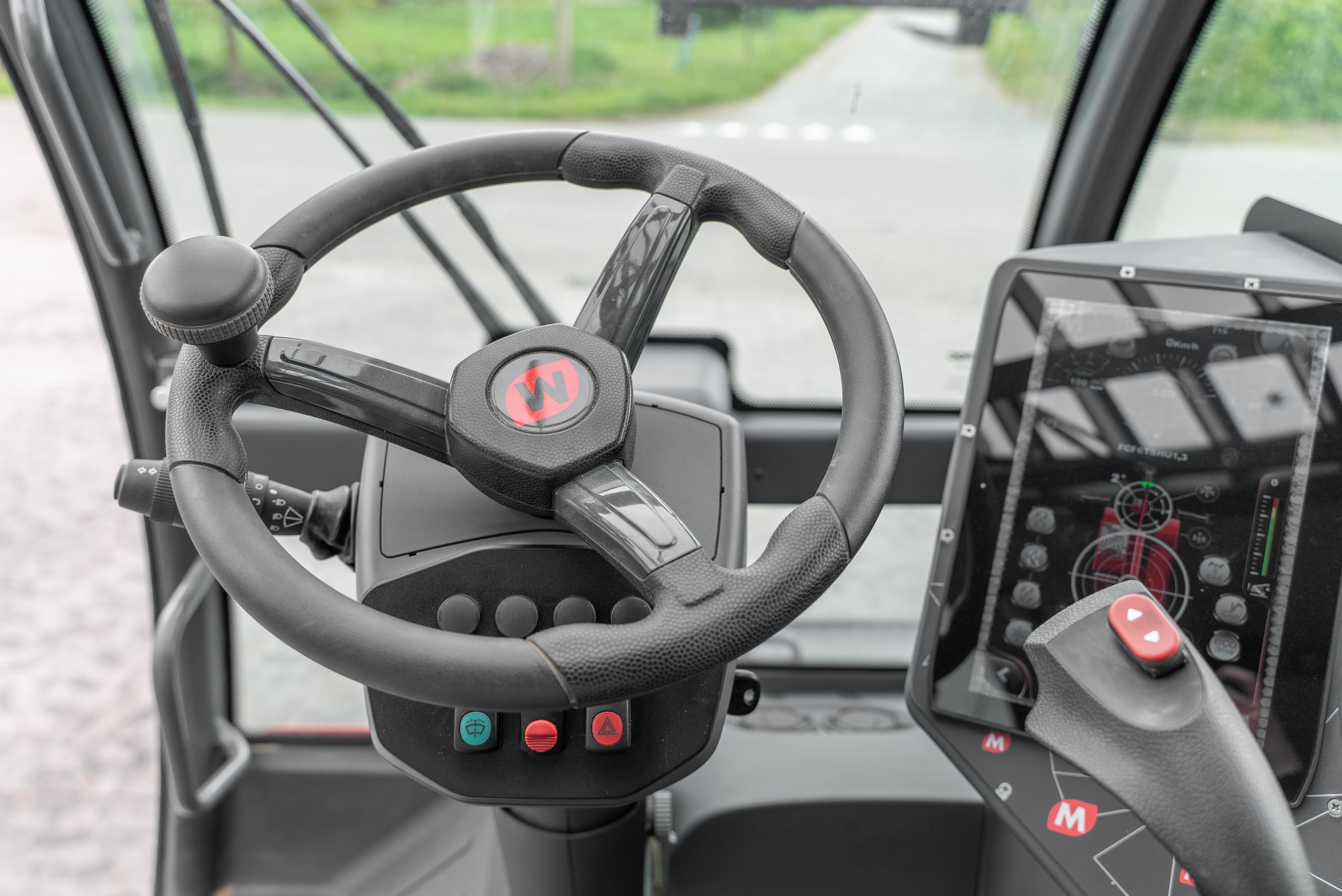RTH 6.25 - Interior front