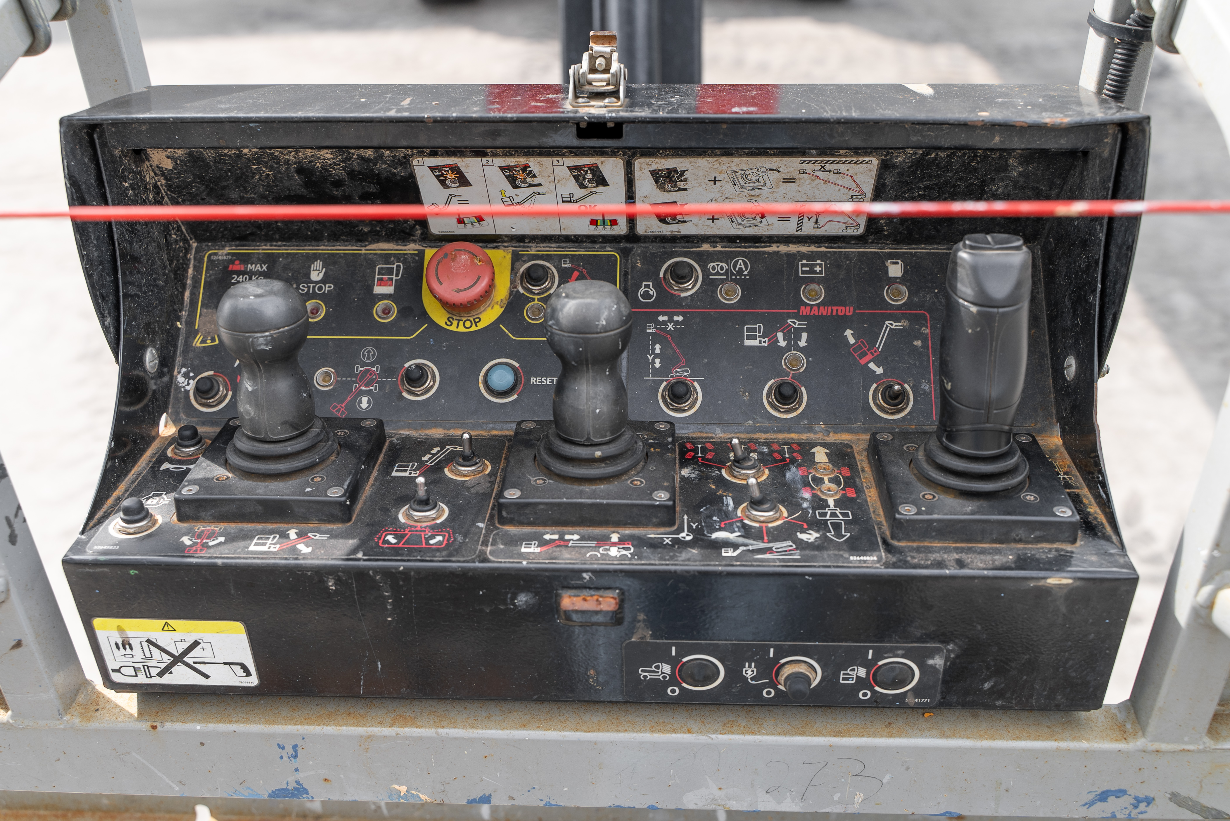 TJ 280 ST5 S1 - Interior front