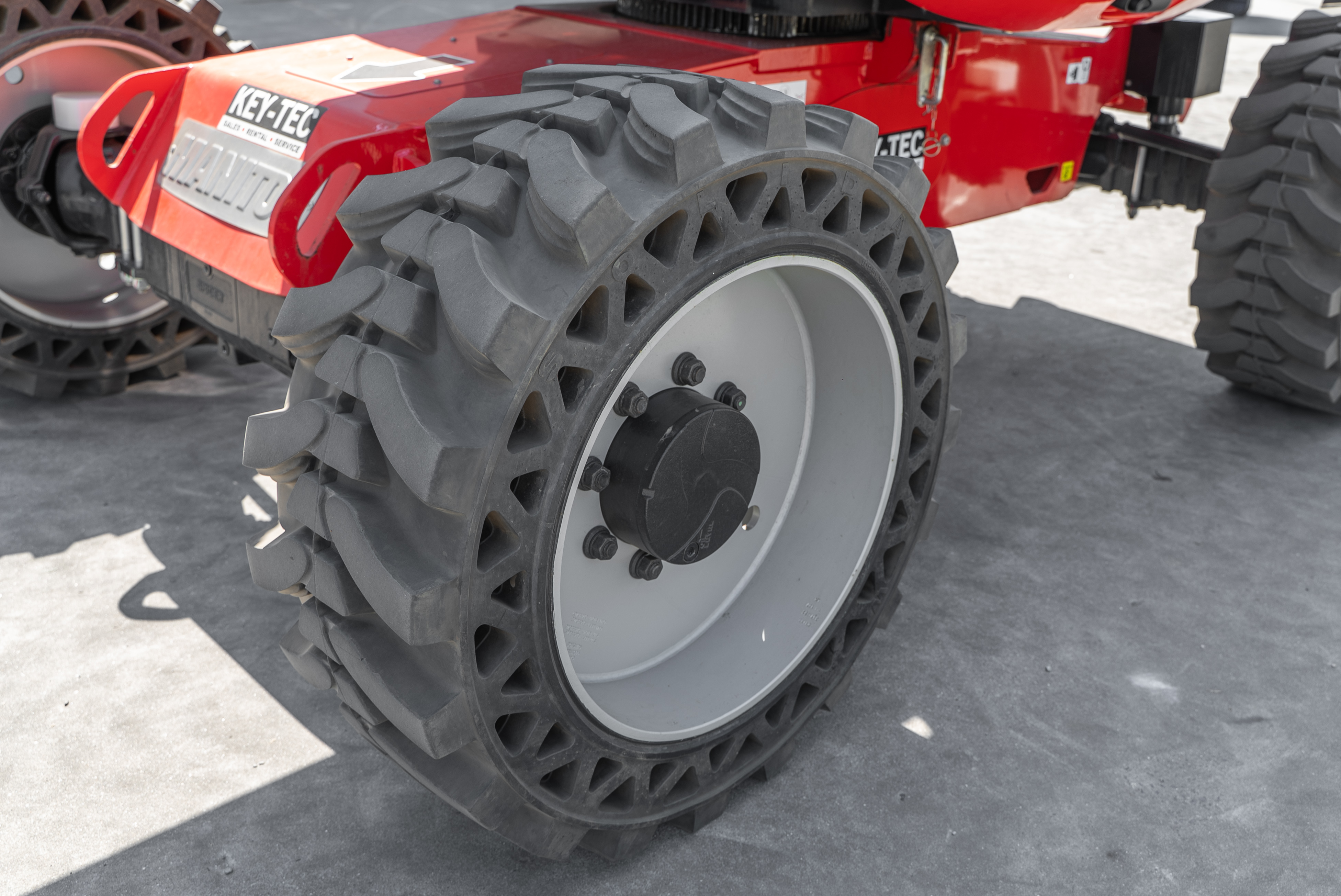 Manitou - Nacelles élévatrices - ATJ 200 ST5 S1 - Châssis / Roue