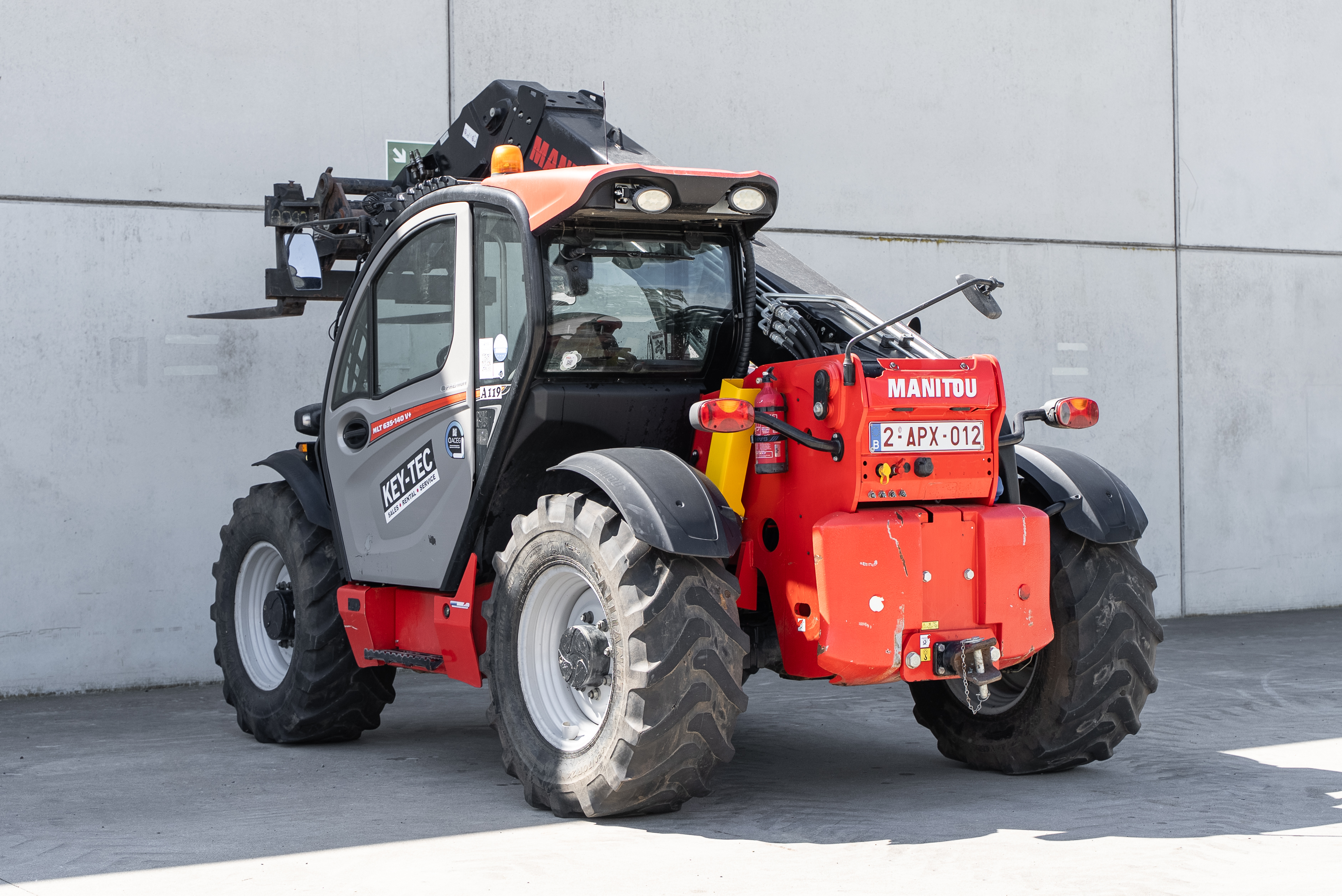 MLT 635 140 V+ D ST4 S2 - Back left