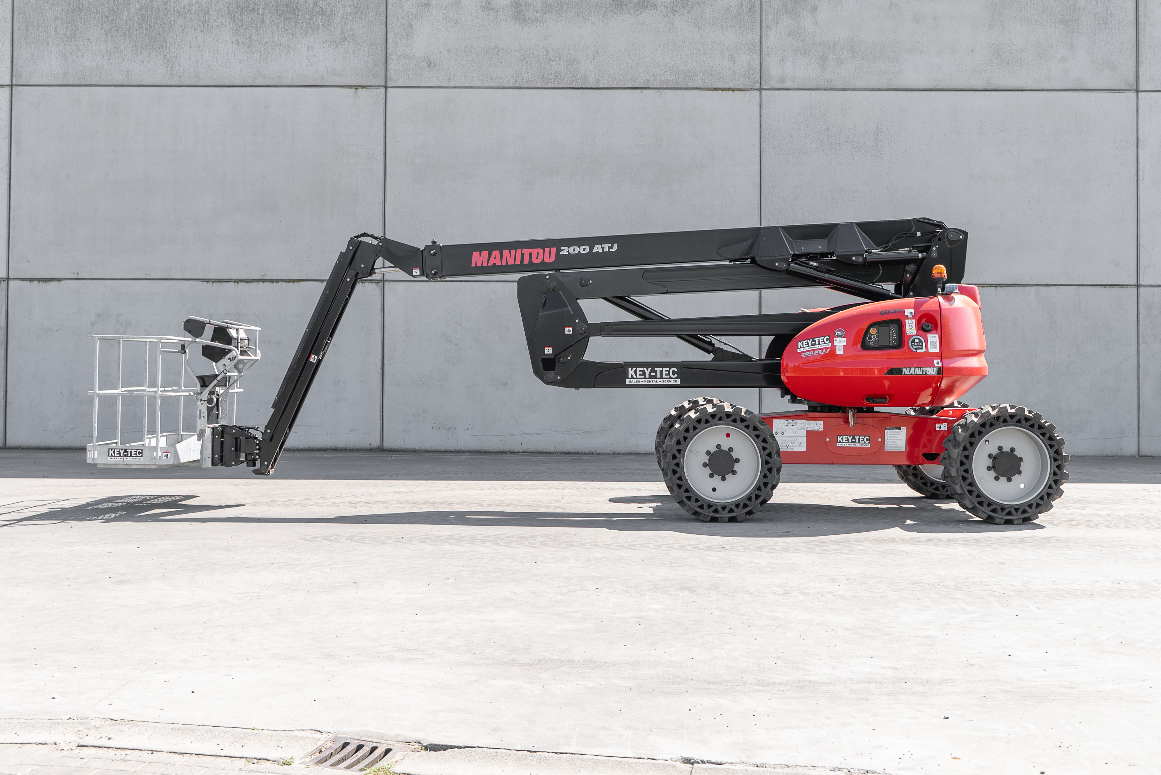 ATJ 200 RC ST5 S1 - Side