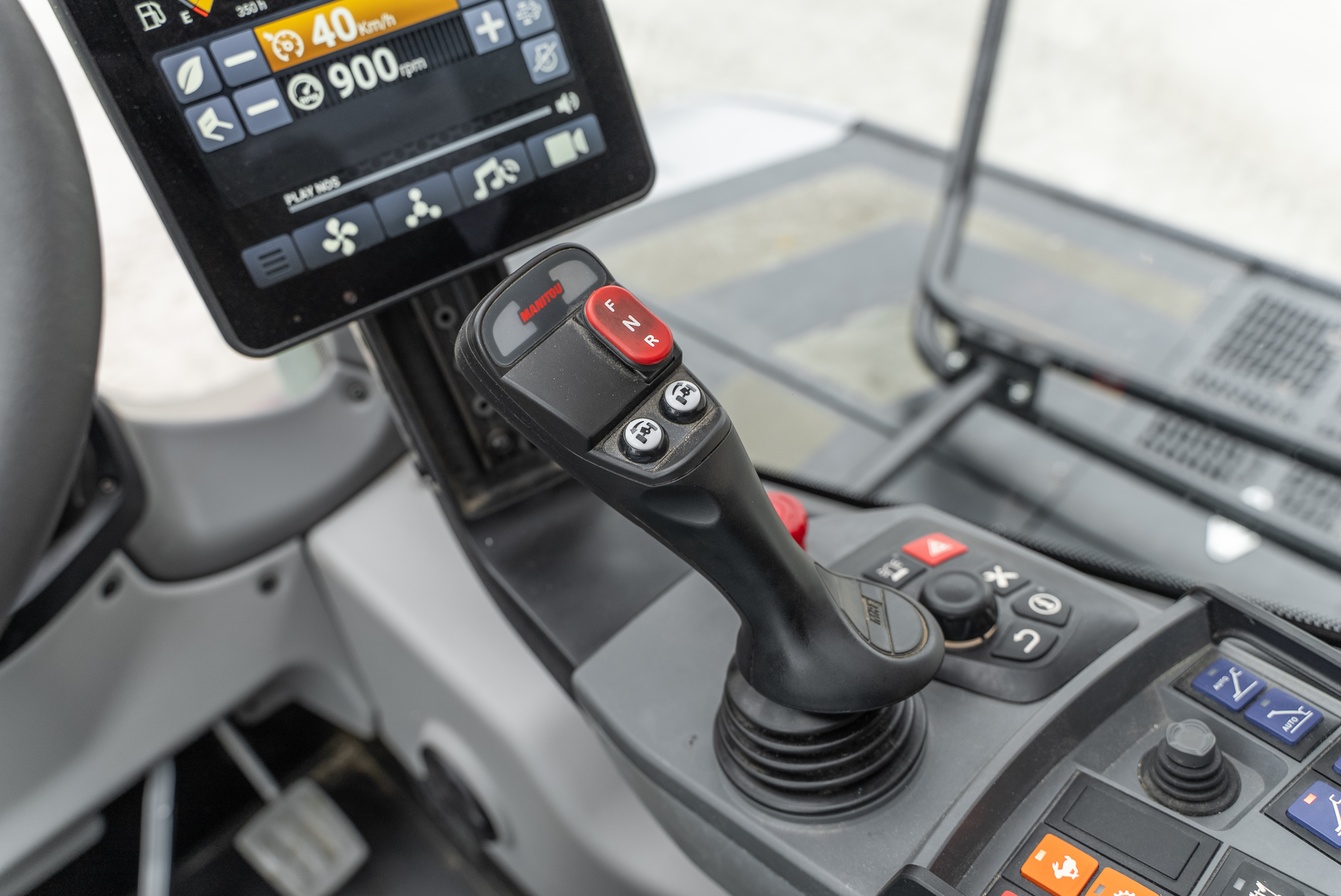 Manitou - Telehandlers - MRT 2660 360 160Y ST5 S1 - Product image