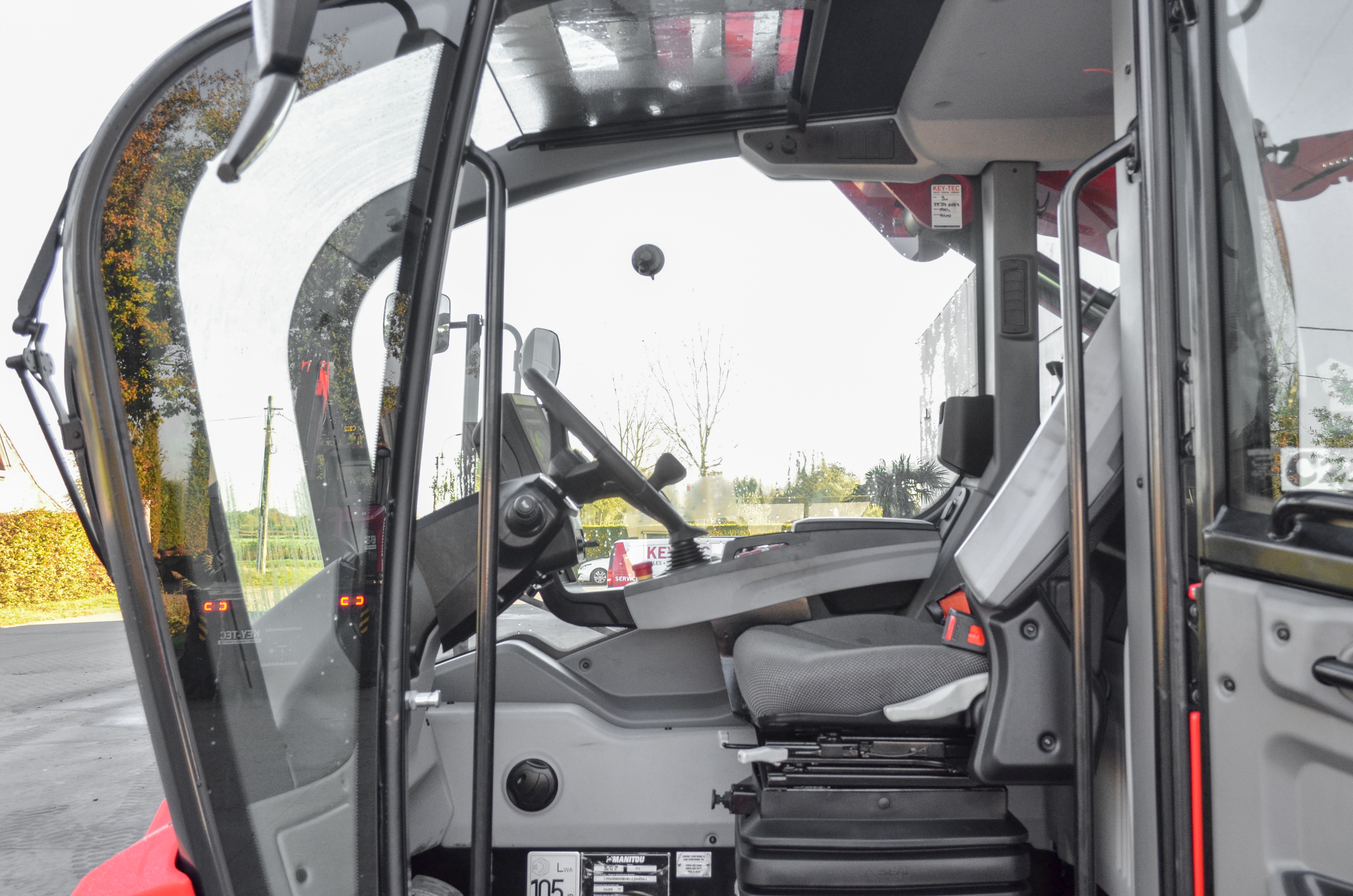 MRT 1845 360 115D ST5 S1 - Interior back