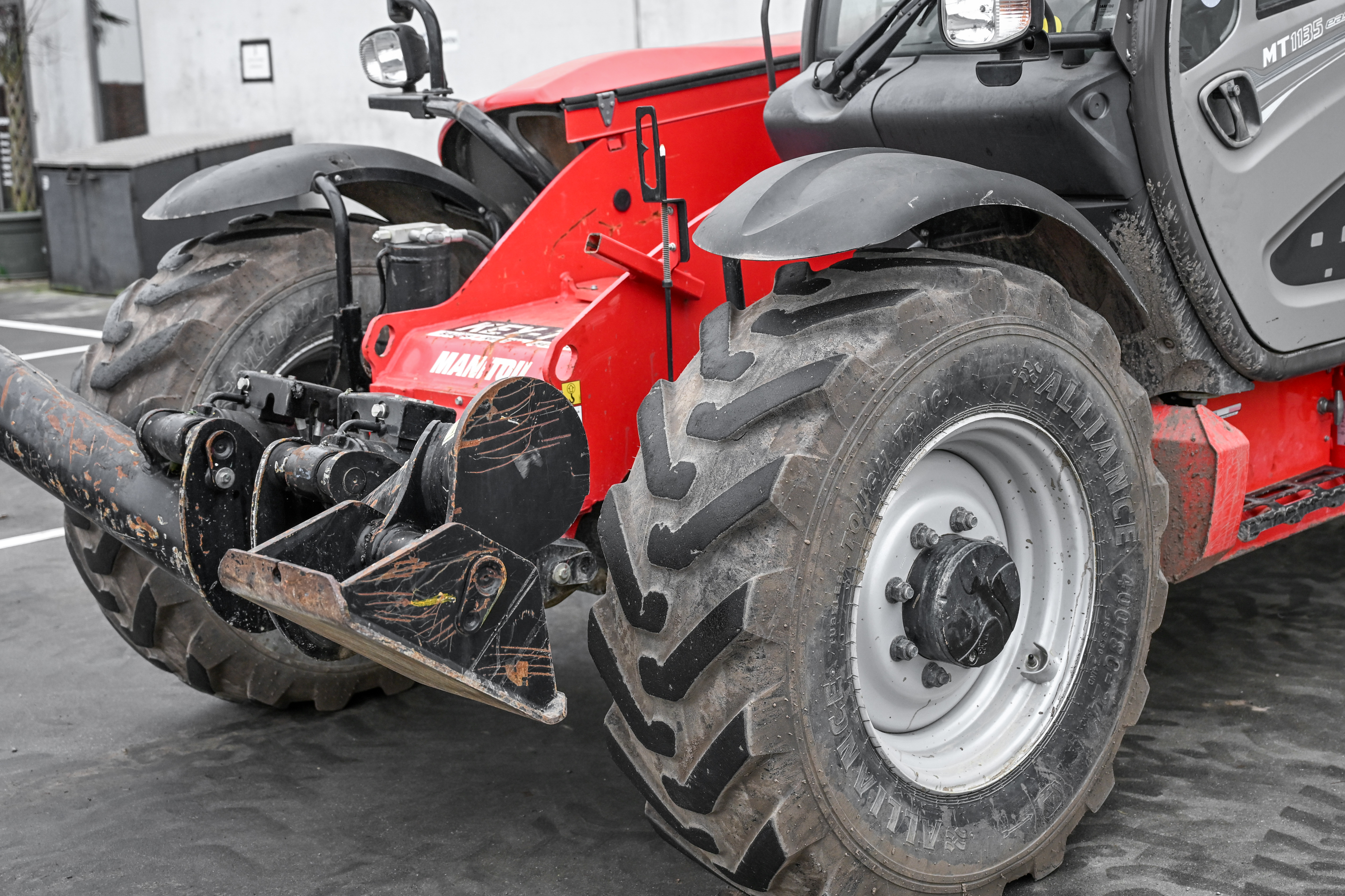 MT 1135 EASY 75D ST3B S1 - Chassis / Wheel
