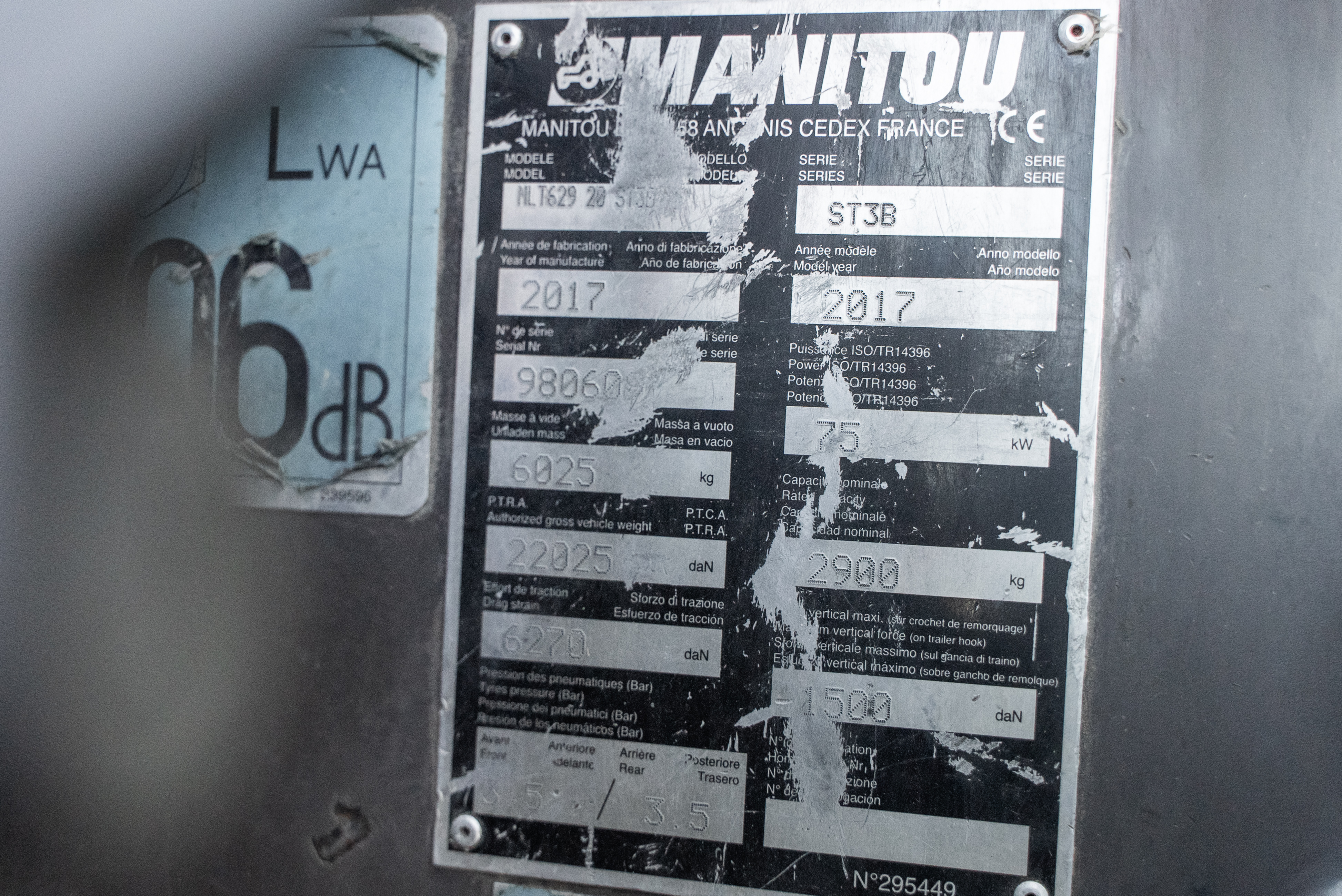 MLT 629 20P ST3B - Identification plate