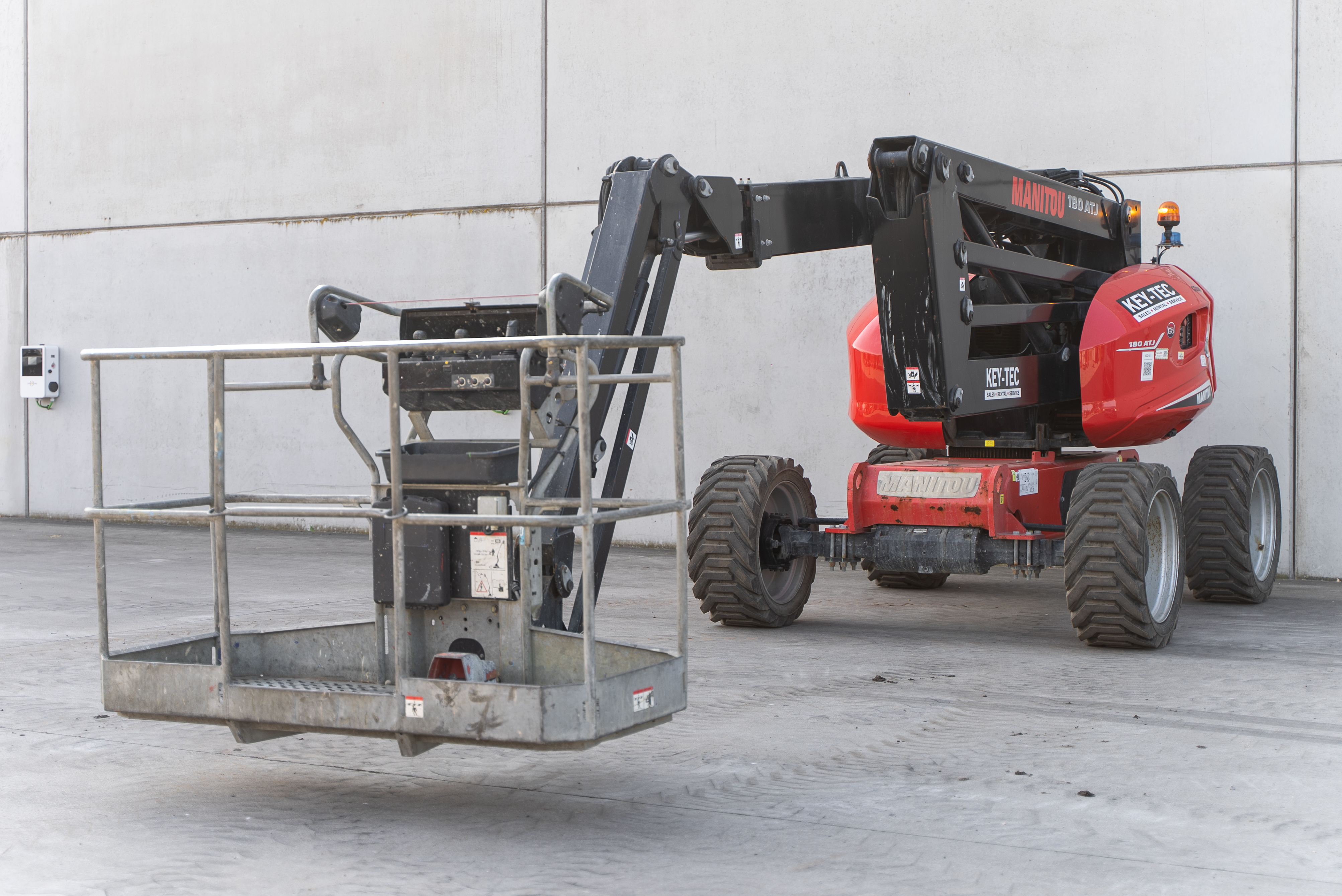 Manitou - Hoogwerkers - ATJ 180 RC 4RD ST5 S2 - Links voor
