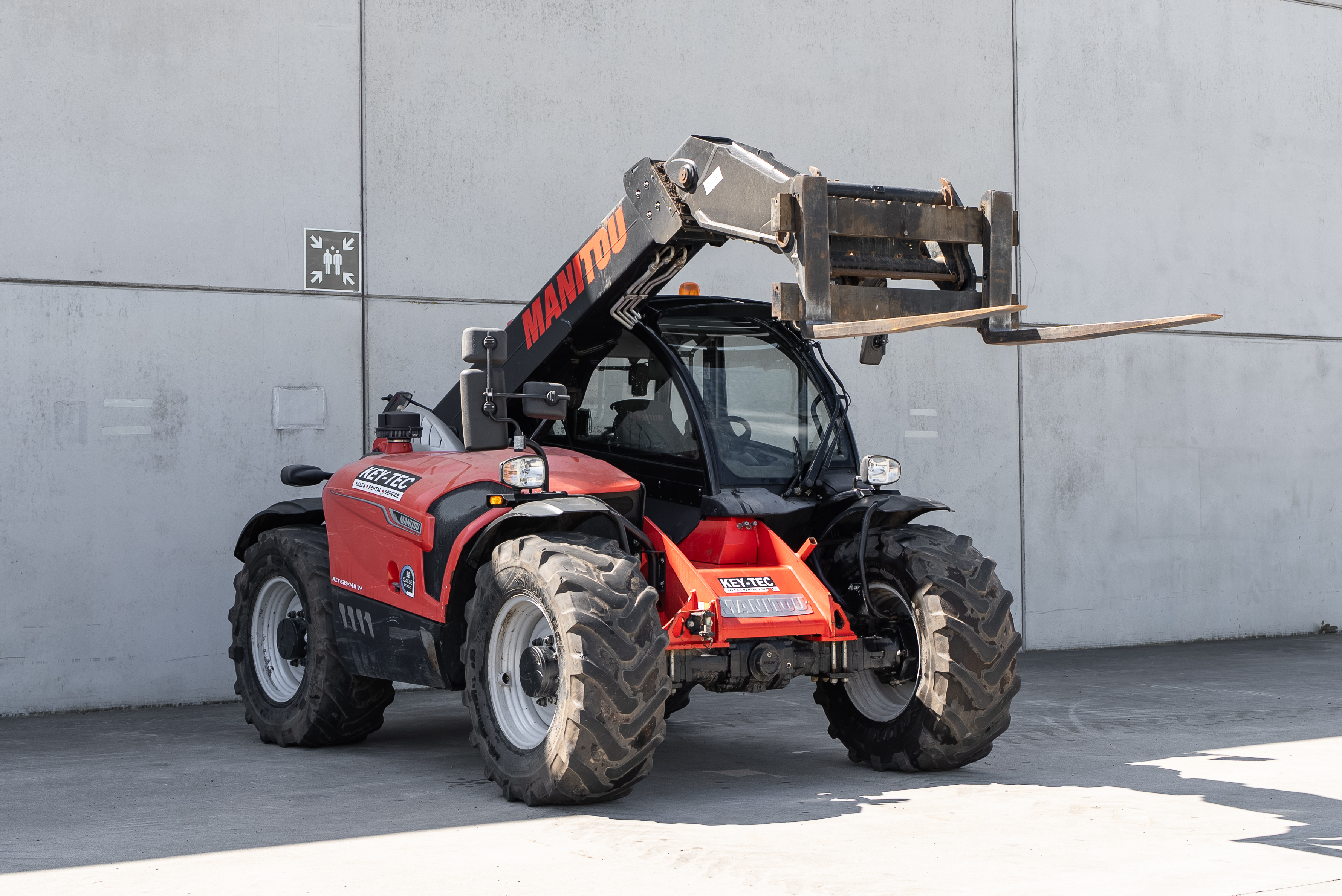 MLT 635 140 V+ D ST4 S2 - Front right