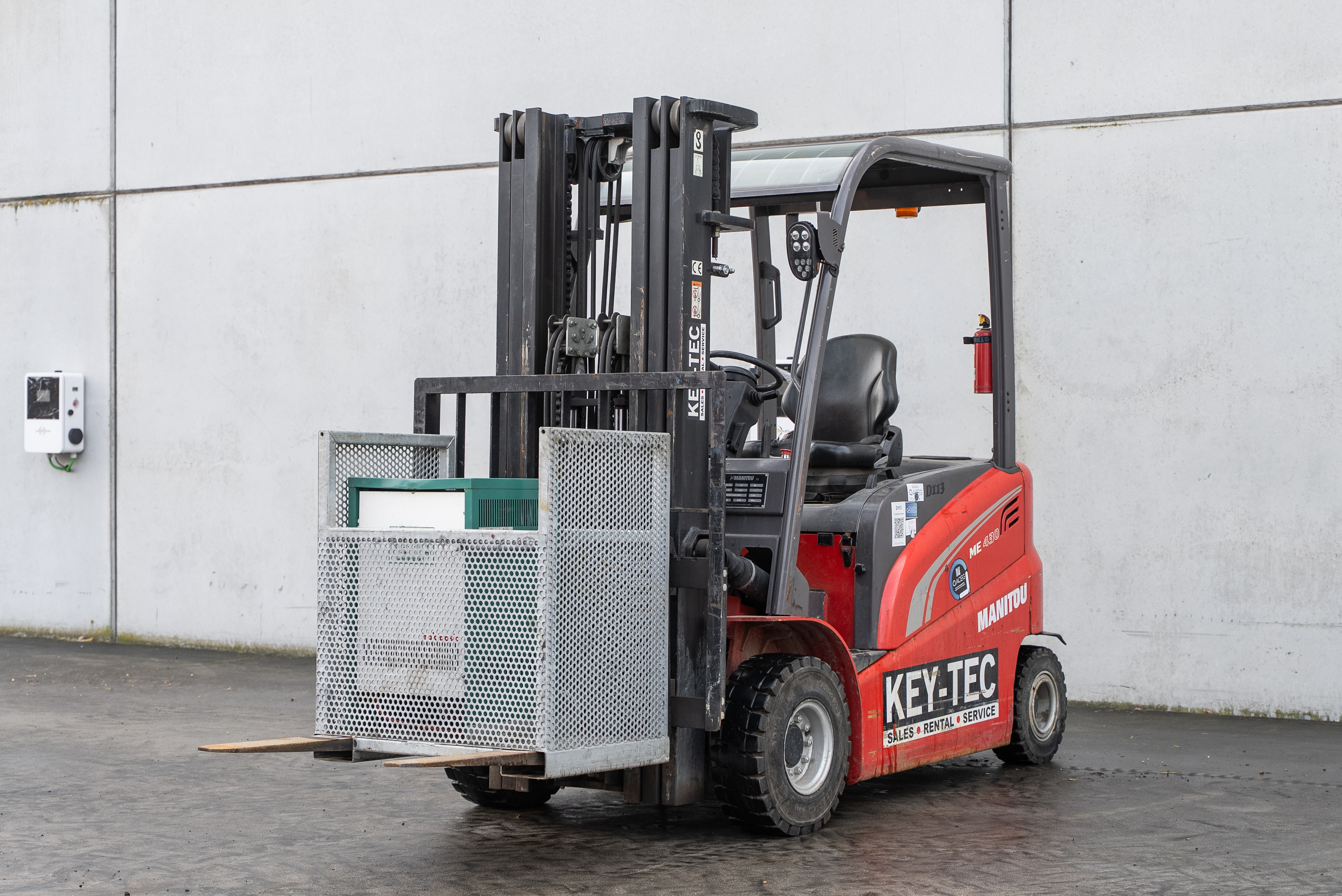 Manitou - Forklifts - ME 430 80V S3 - Front left