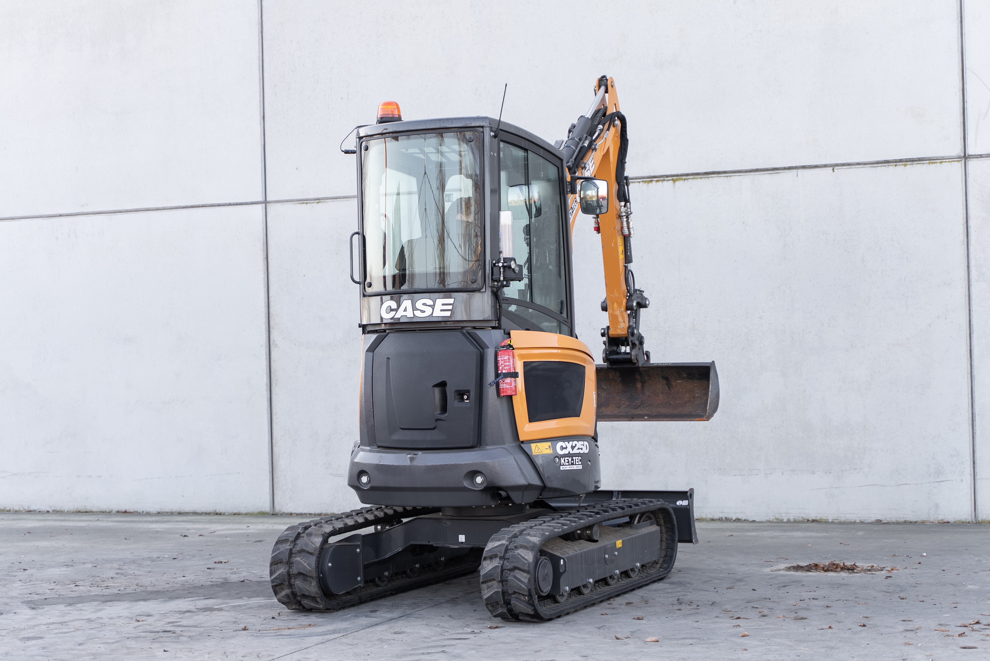 CX 25 D  - Back right