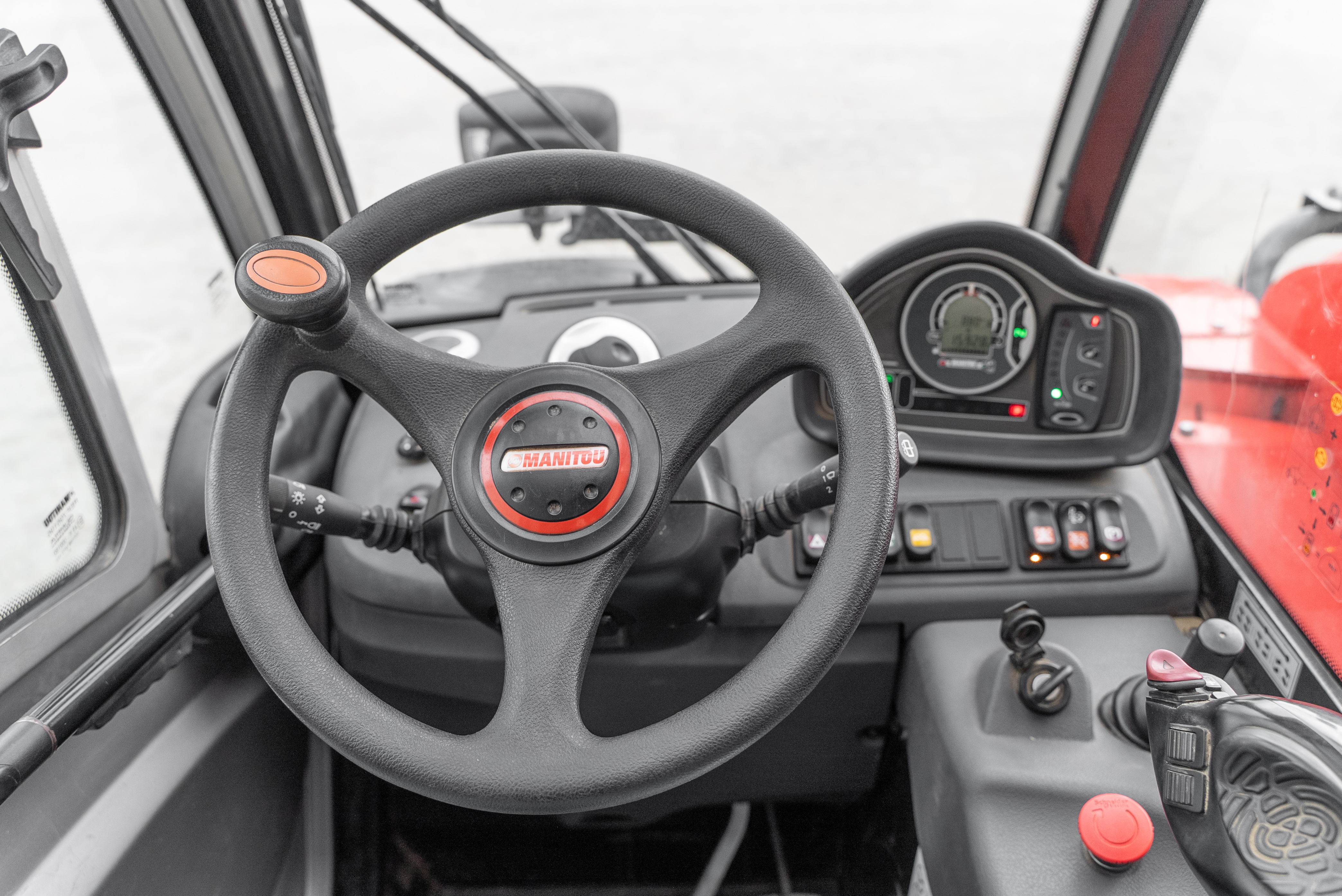 MT 625 H COMFORT 75K ST5 S1 - Interior front