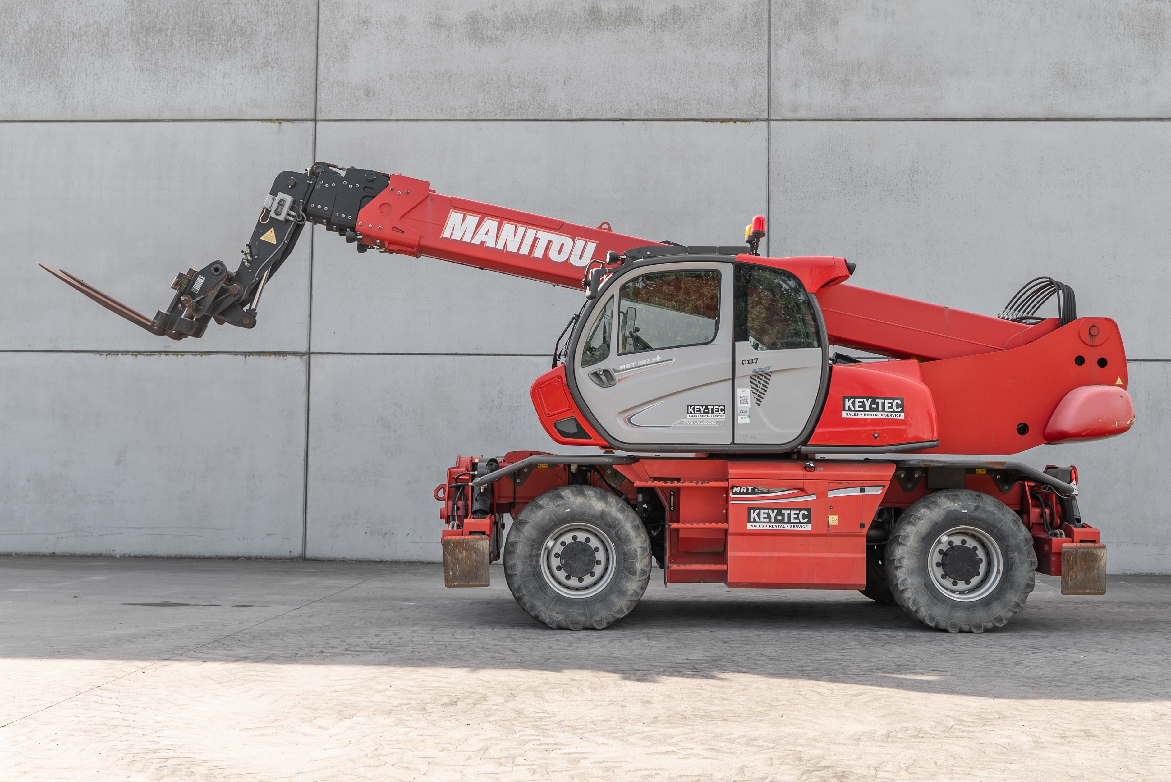 Manitou - Telehandlers - MRT 2550 PRIV+ ST4 S2 - Side
