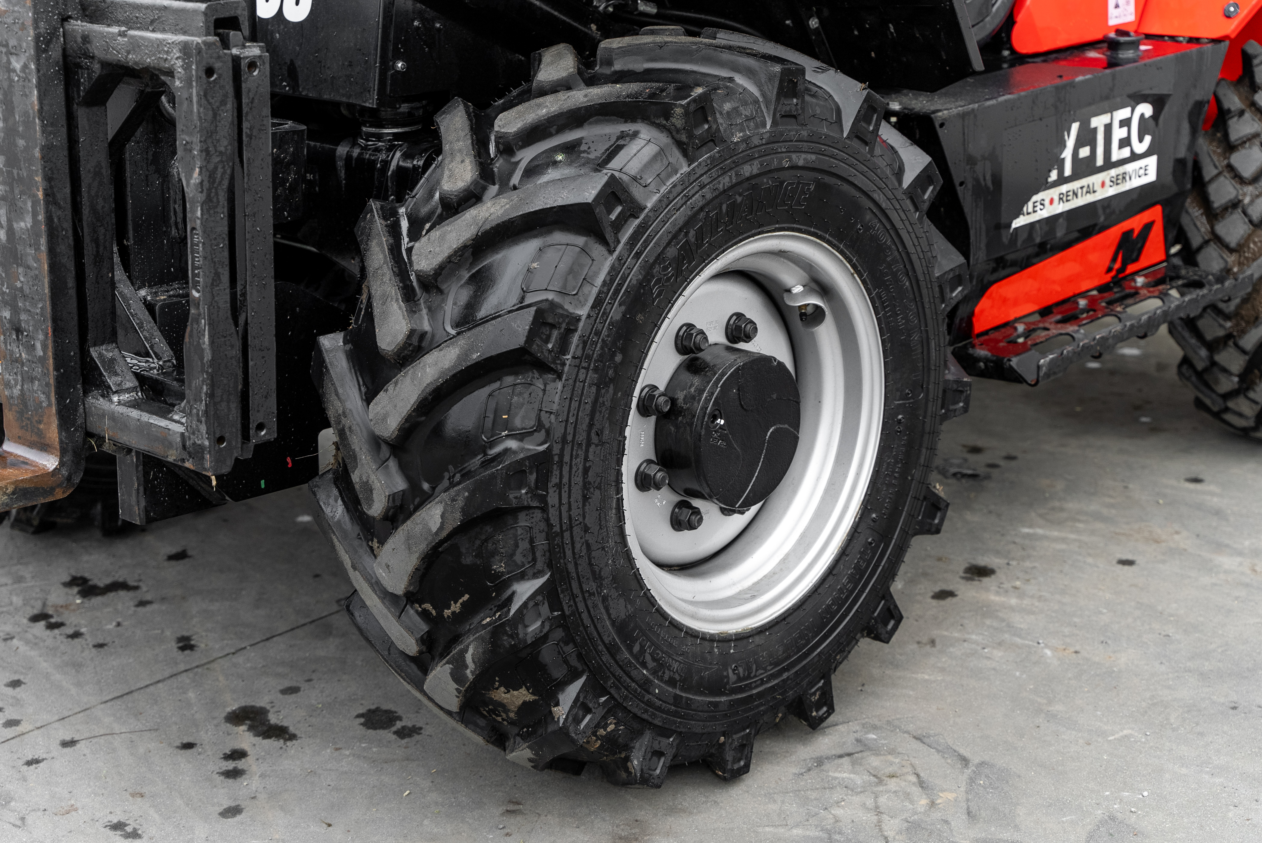 Manitou - Heftrucks - M 30-4 D ST5 S1 - Chassis / Wiel