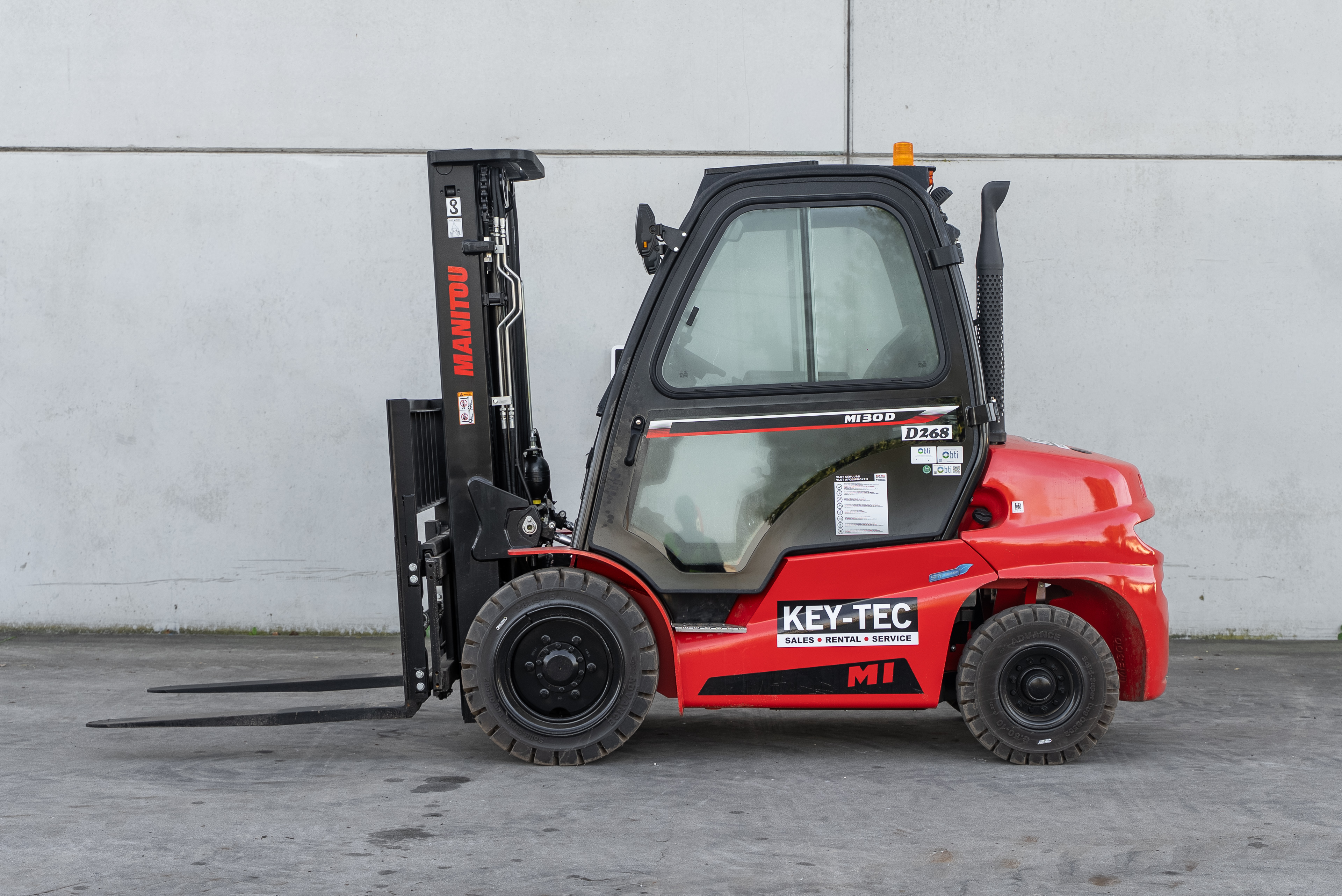 Manitou - Heftrucks - MI 30 D K ST5 S1 - Zijaanzicht
