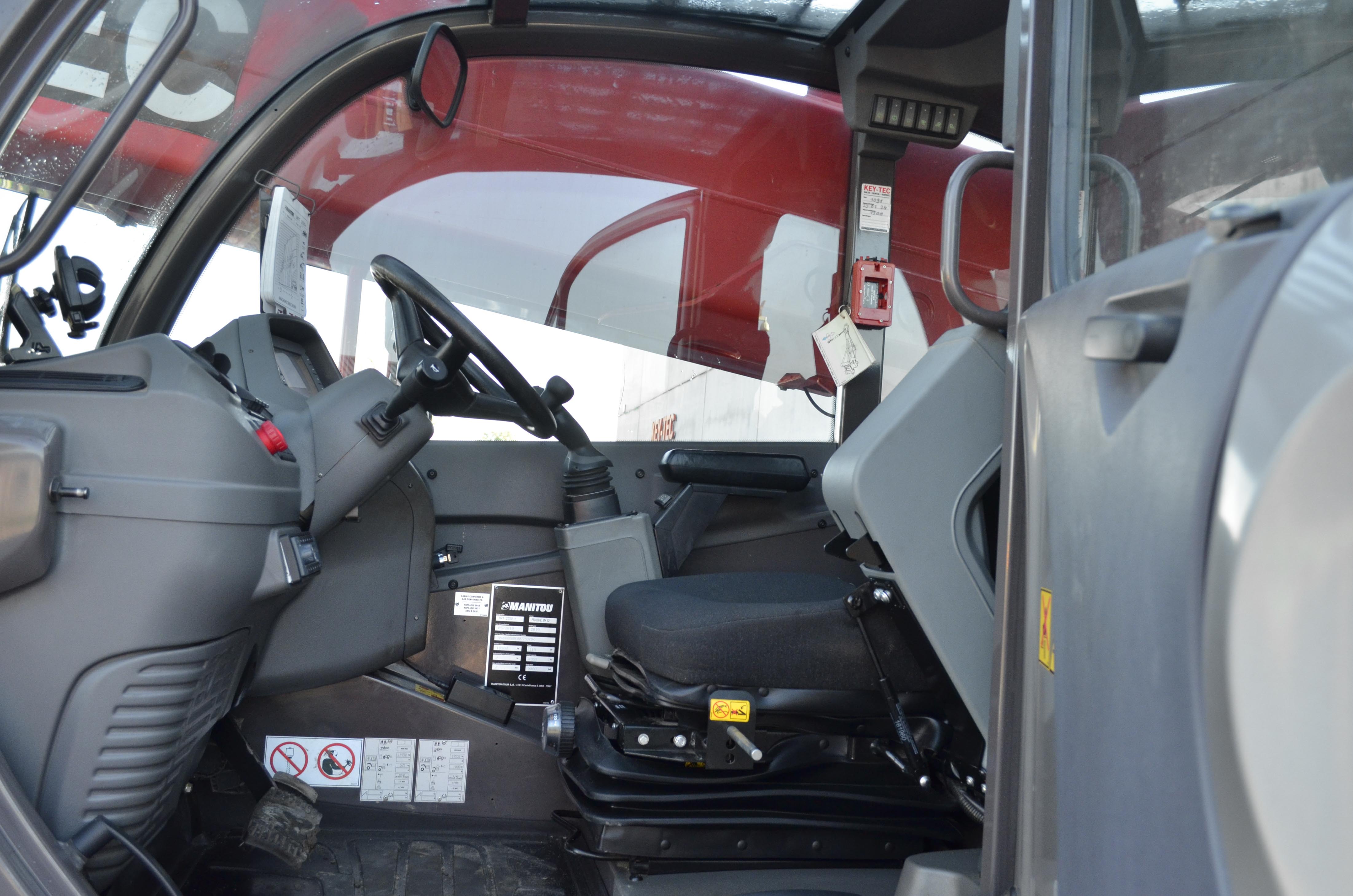 Manitou - Telehandlers - MRT 2550 PRIV+ ST4 S2 - Interior back