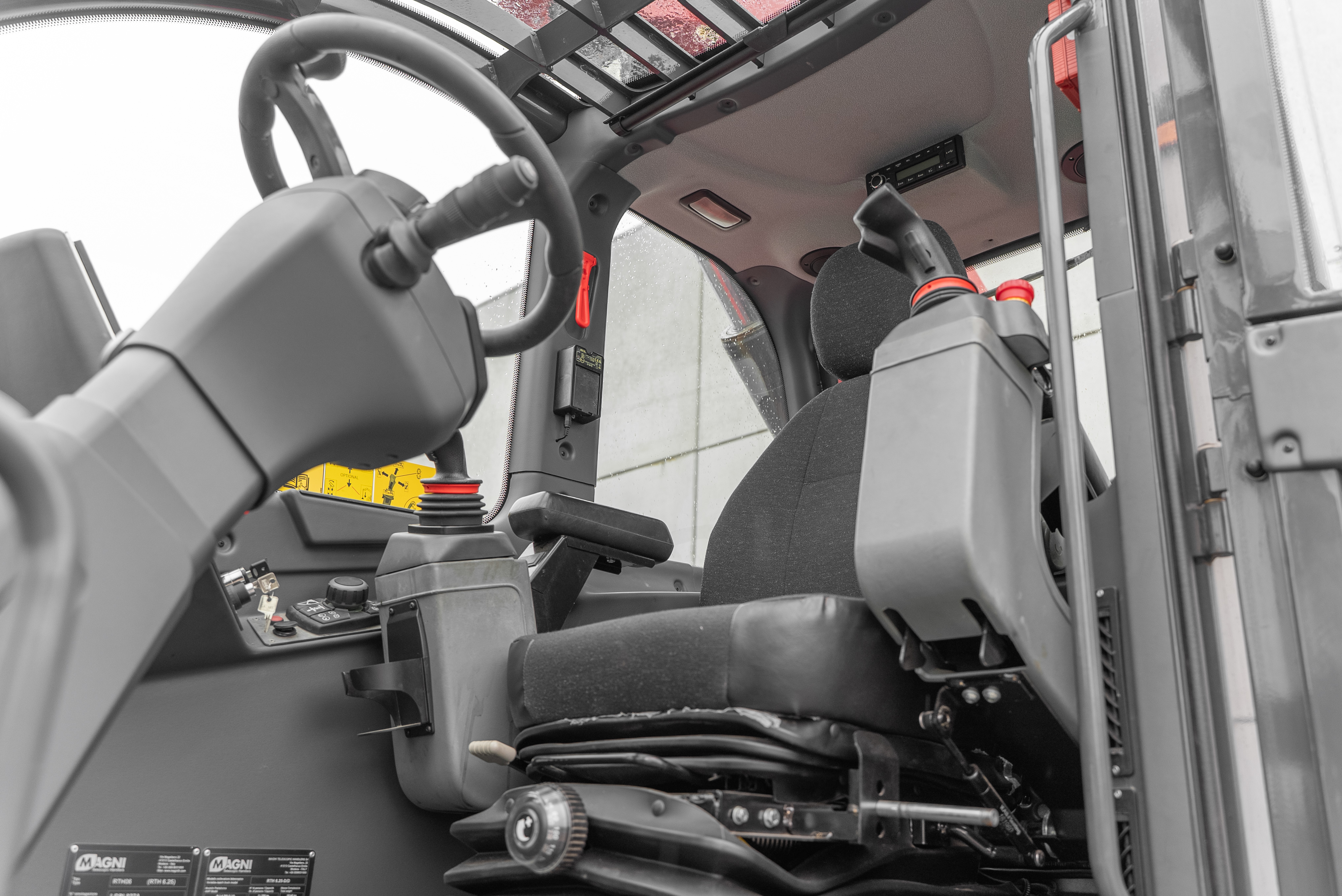 RTH 6.25 - Interior back