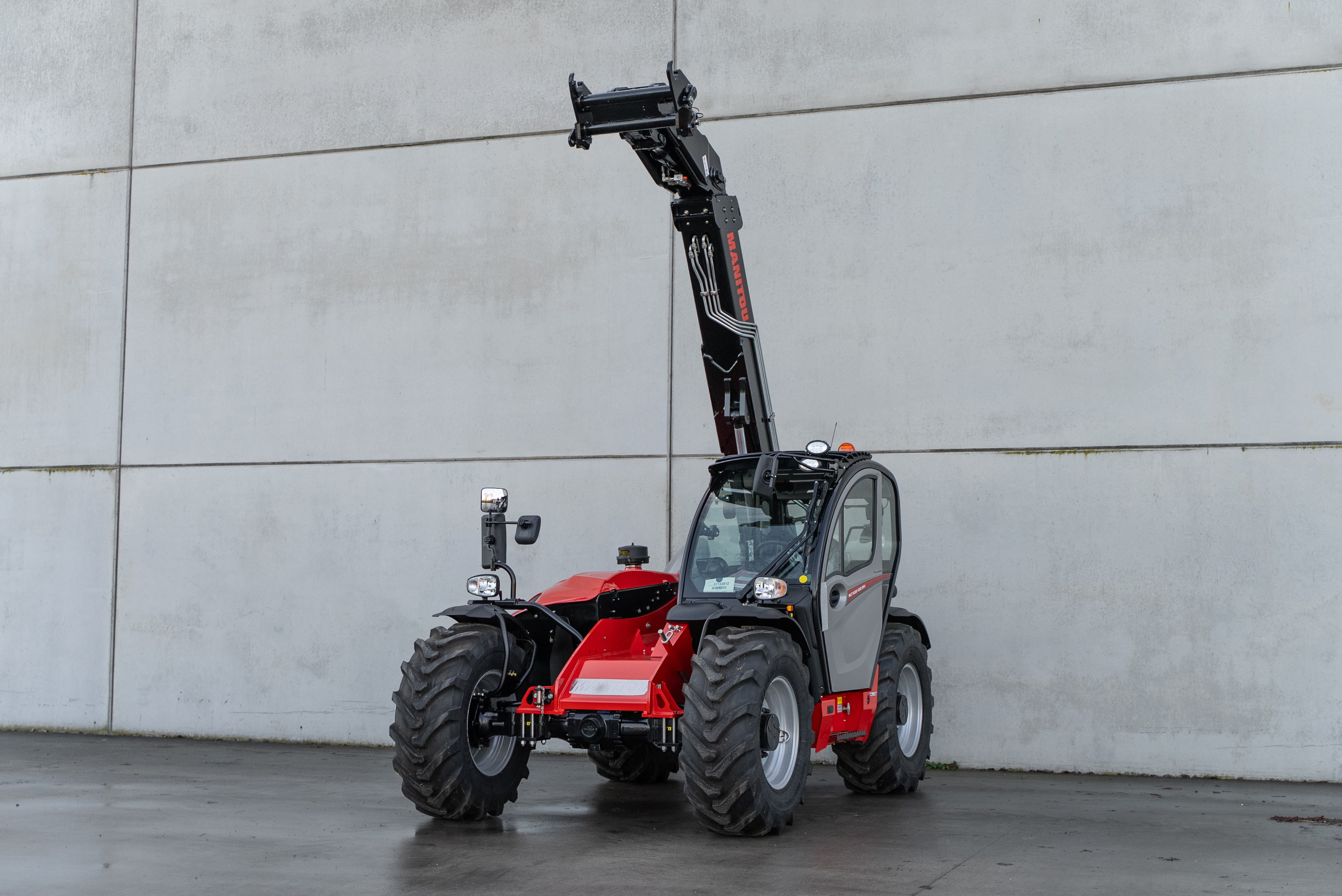 MLT 635 130 PS D ST5 S1 - Front left