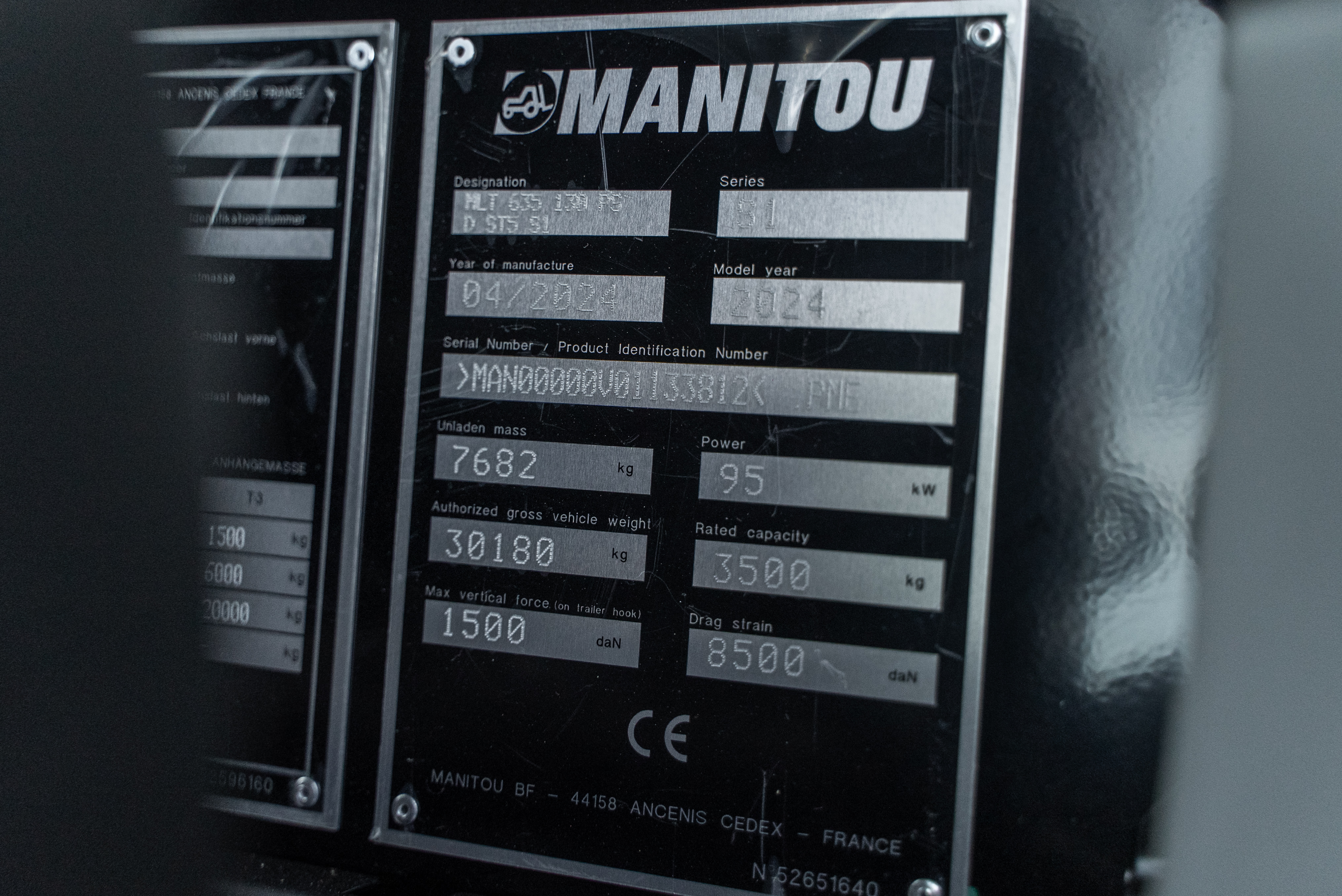 MLT 635 130 PS D ST5 S1 - Identification plate
