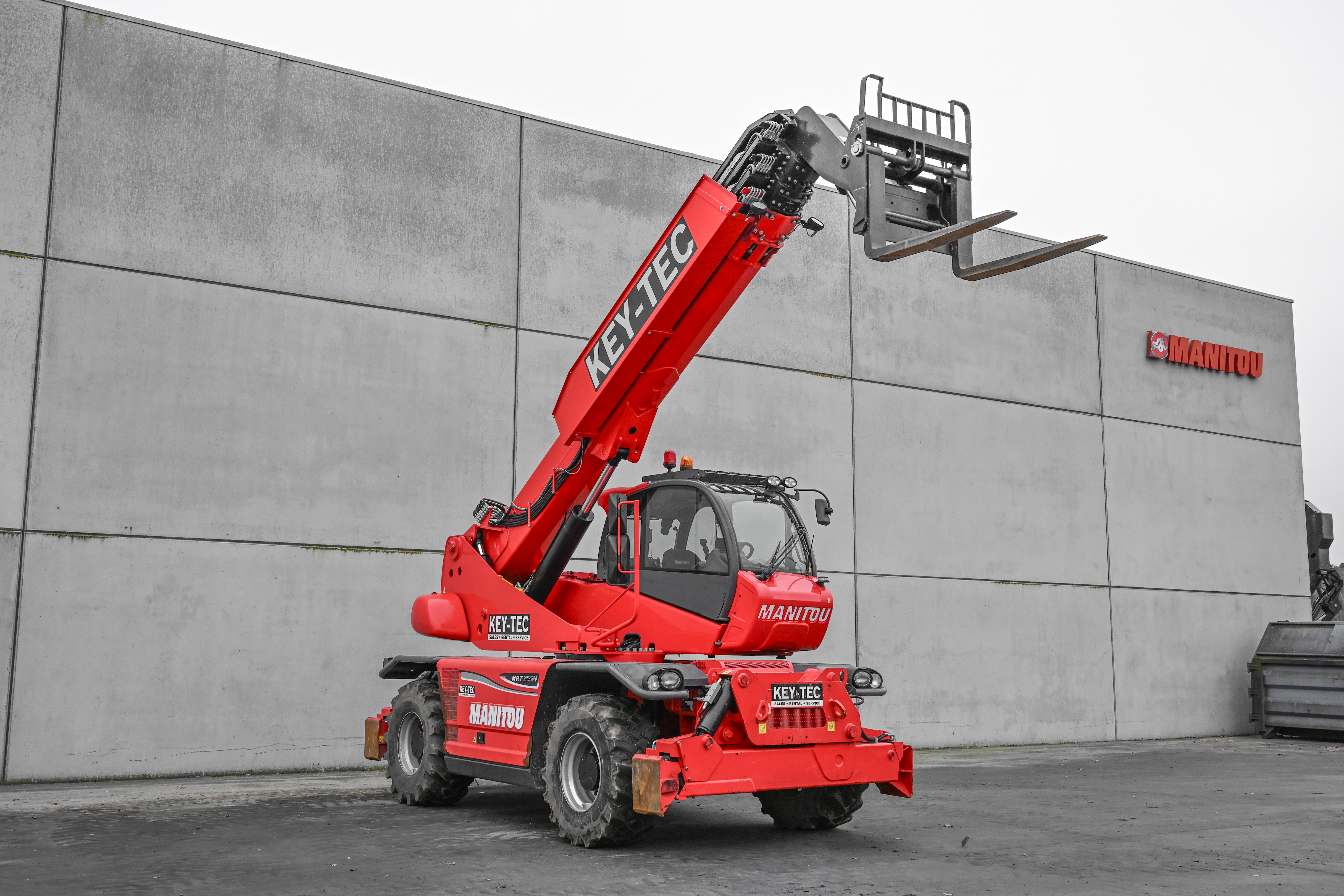 Manitou - Télescopiques - MRT 2150 PRIV+ ST4 S2 - frontright