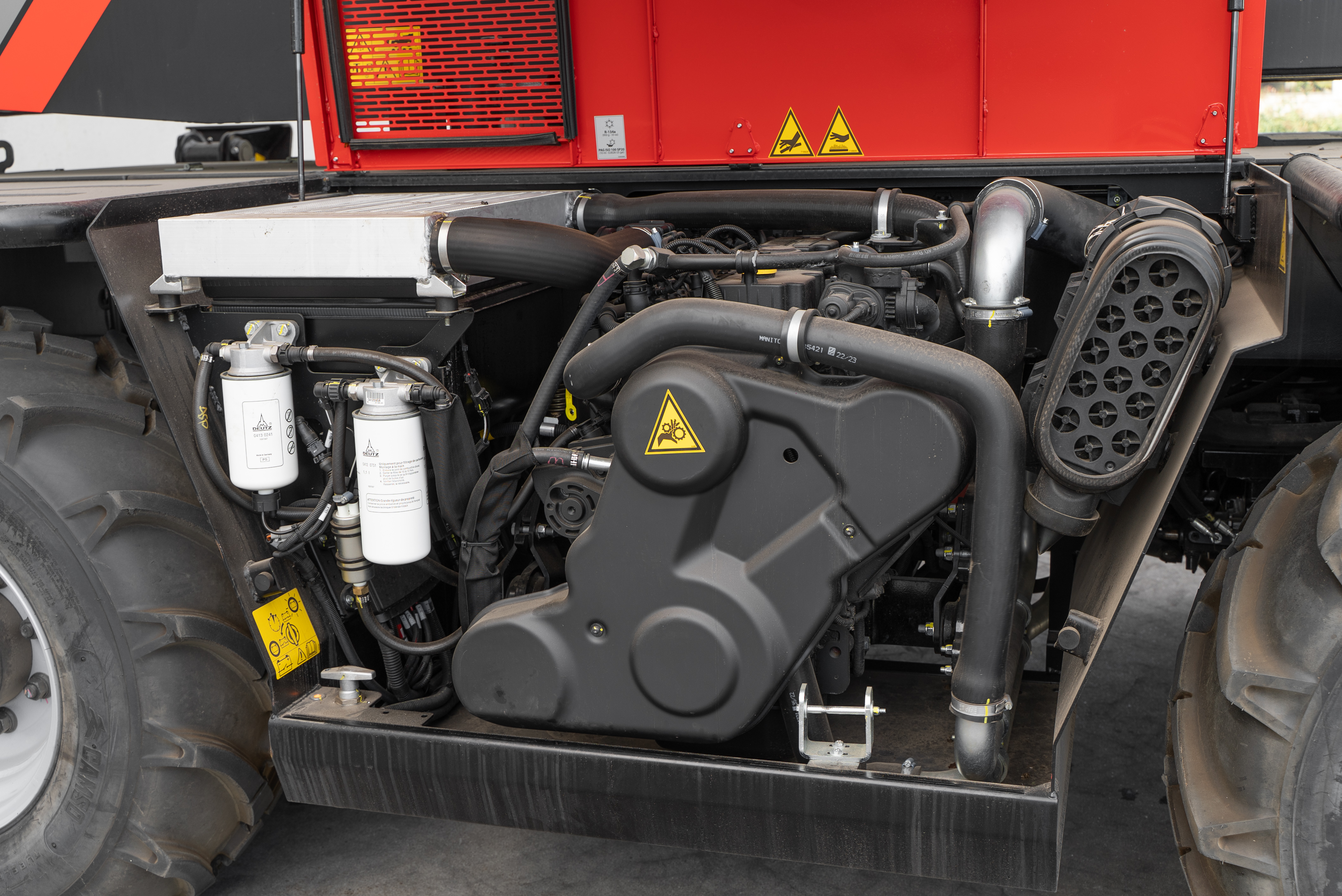 MRT 1845 360 115D ST5 S1 - Engine