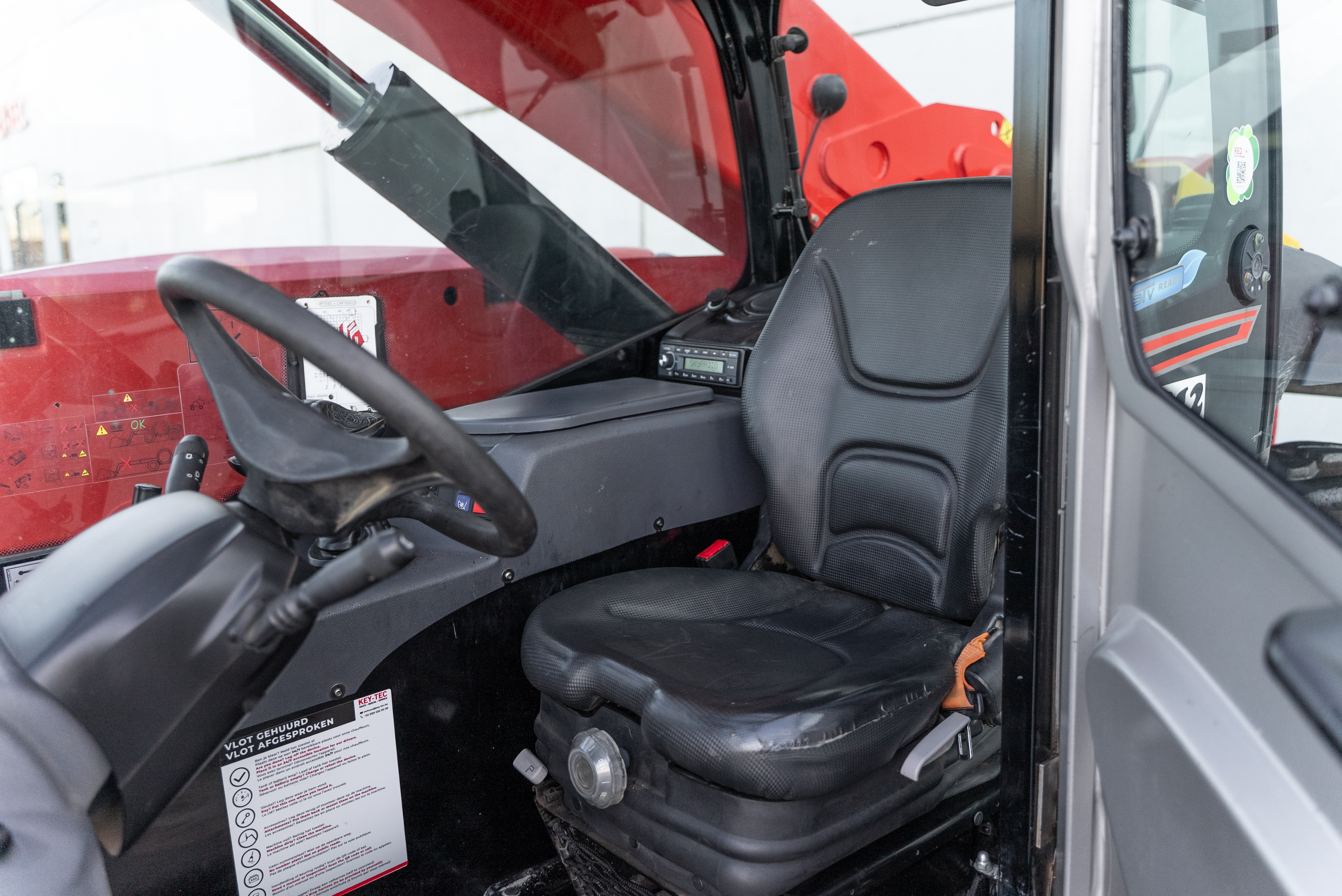 MT 930 H 75K ST5 S1 - Interior back