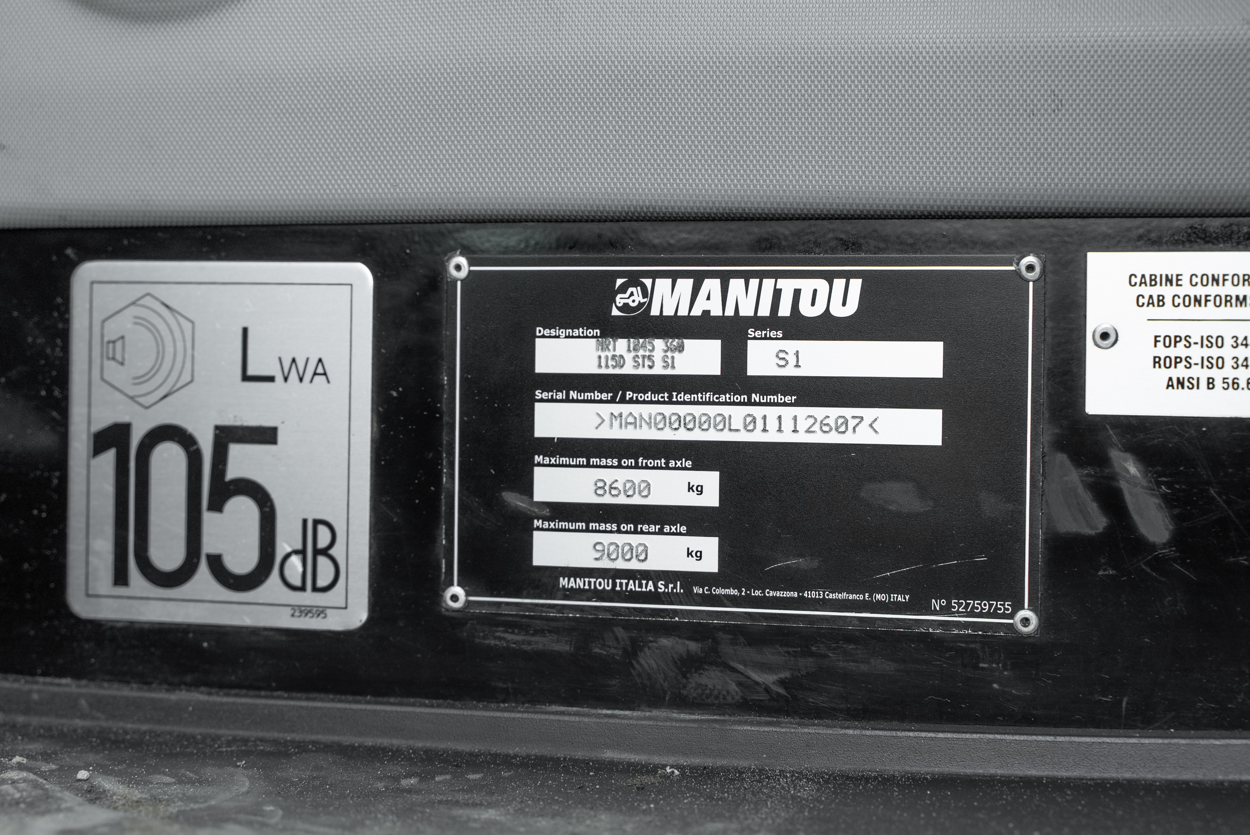 MRT 1845 360 115D ST5 S1 - Identification plate