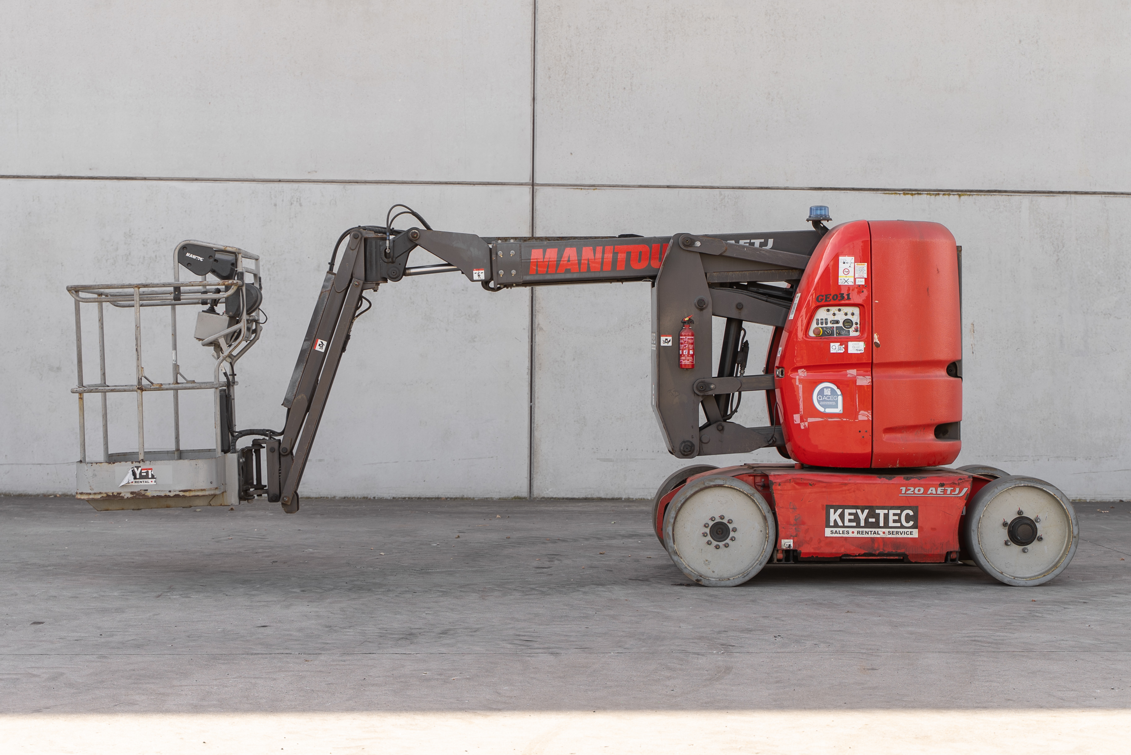 AETJ 120 COMPACT 2 3D - Side