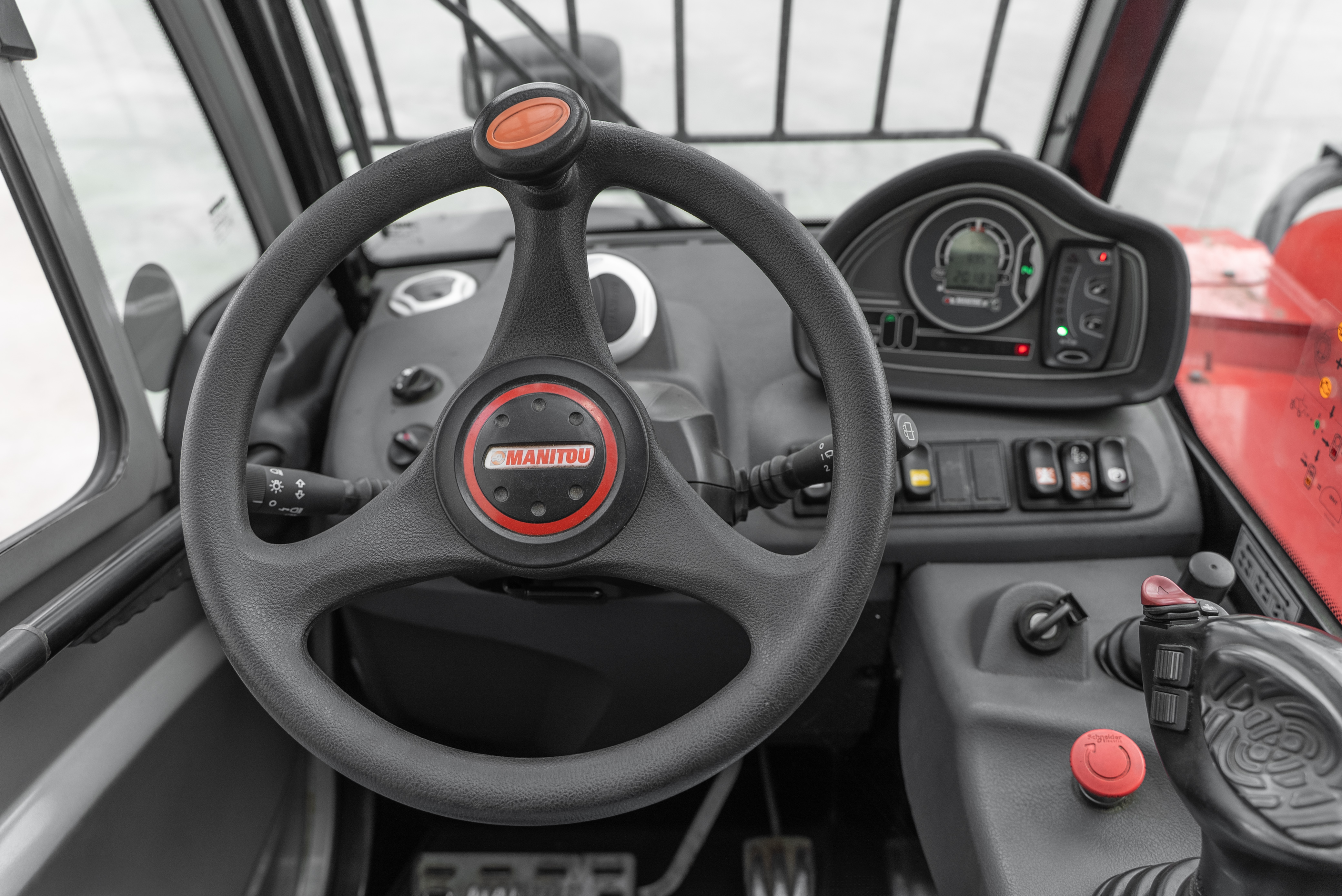 MT 625 H COMFORT 75K ST5 S1 - Interior front