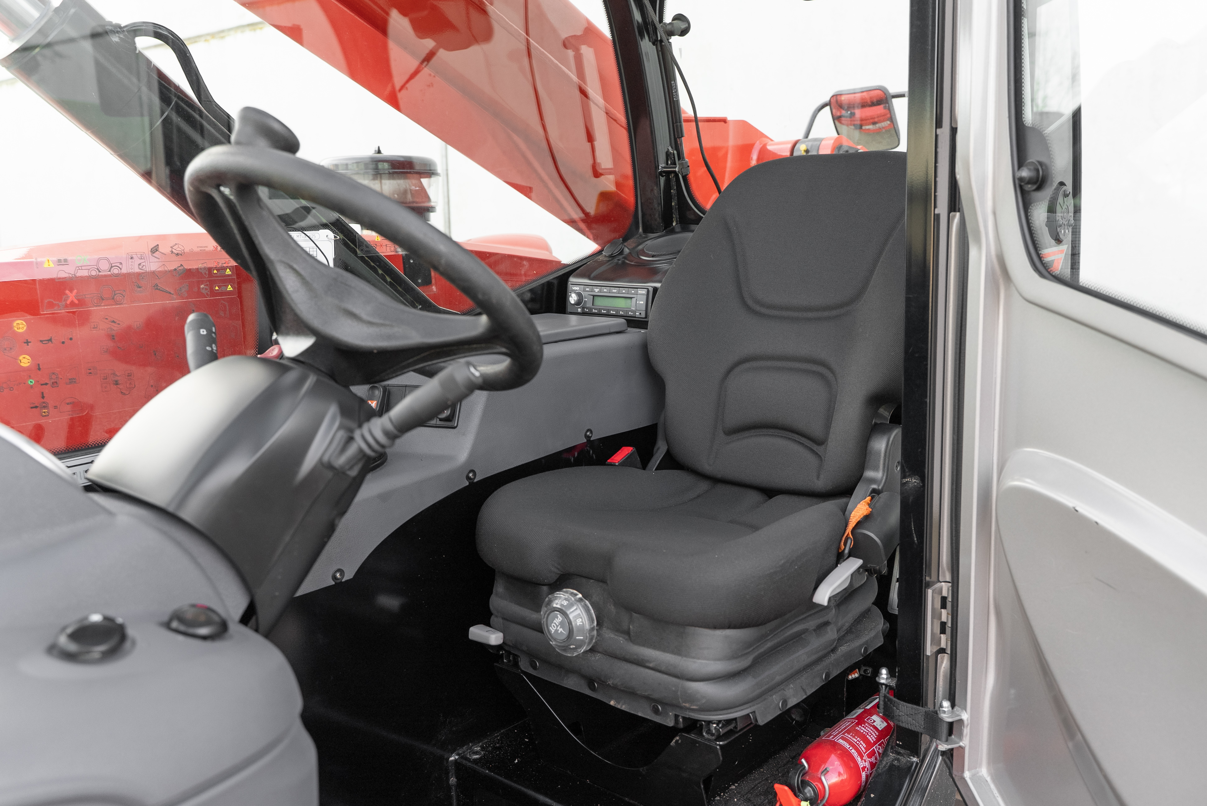 Manitou - Télescopiques - MT 625 H COMFORT 75K ST5 S1 - Intérieur arrière