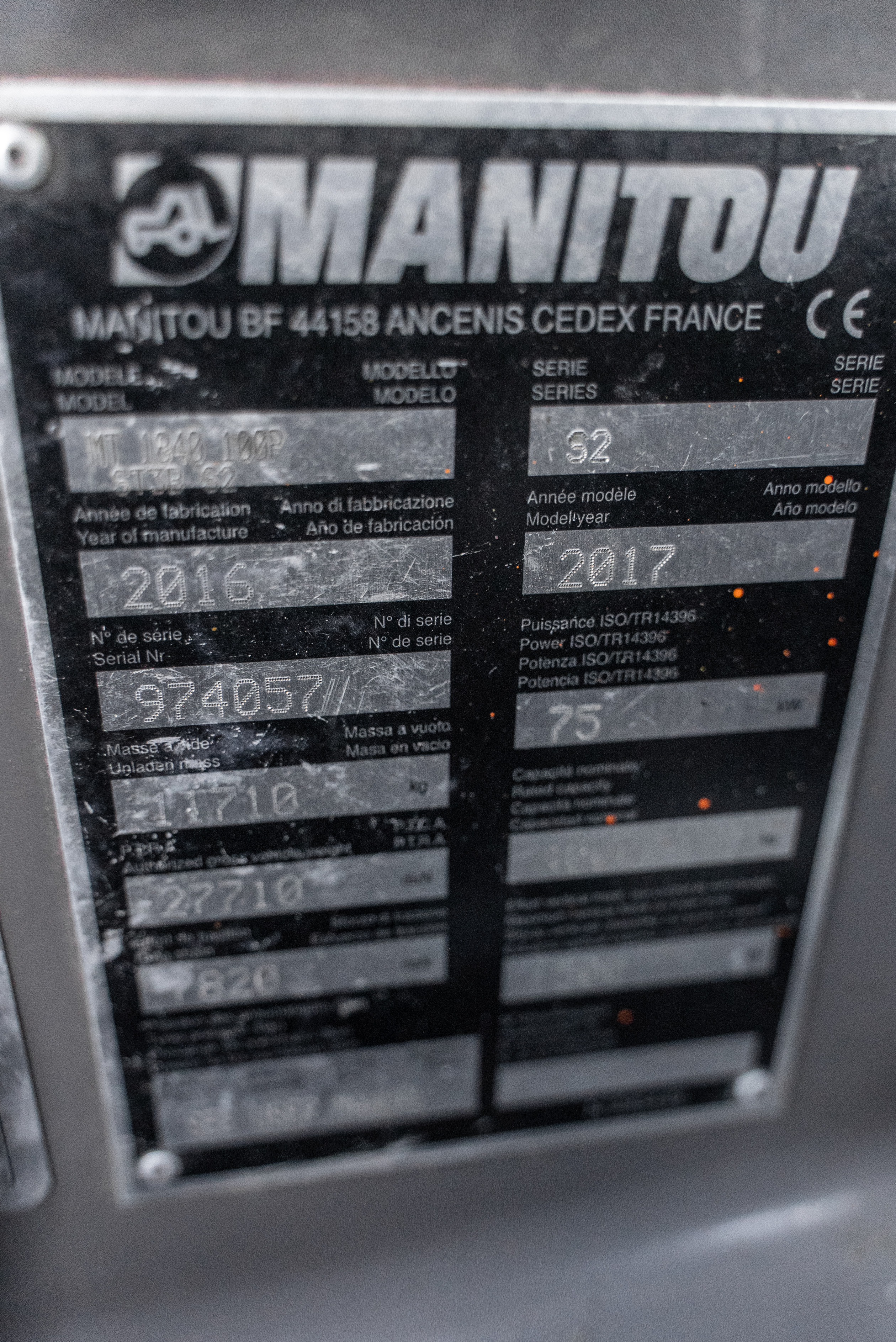 MT 1840 100P ST3B S2 - Identification plate