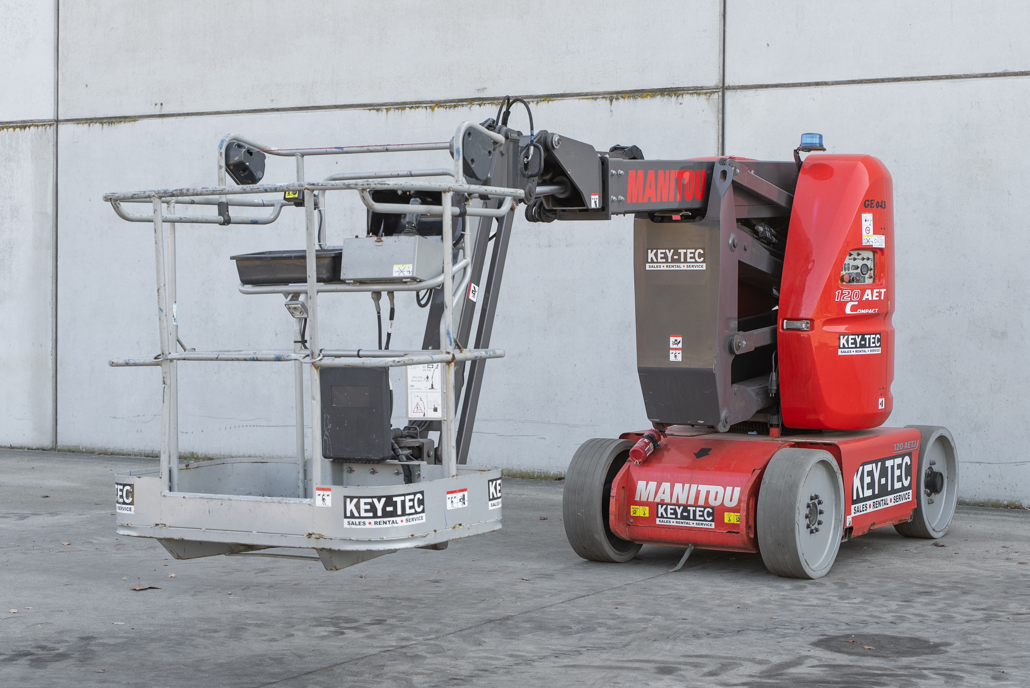 Manitou - Hoogwerkers - AETJ 120 COMPACT 2 3D - Links voor