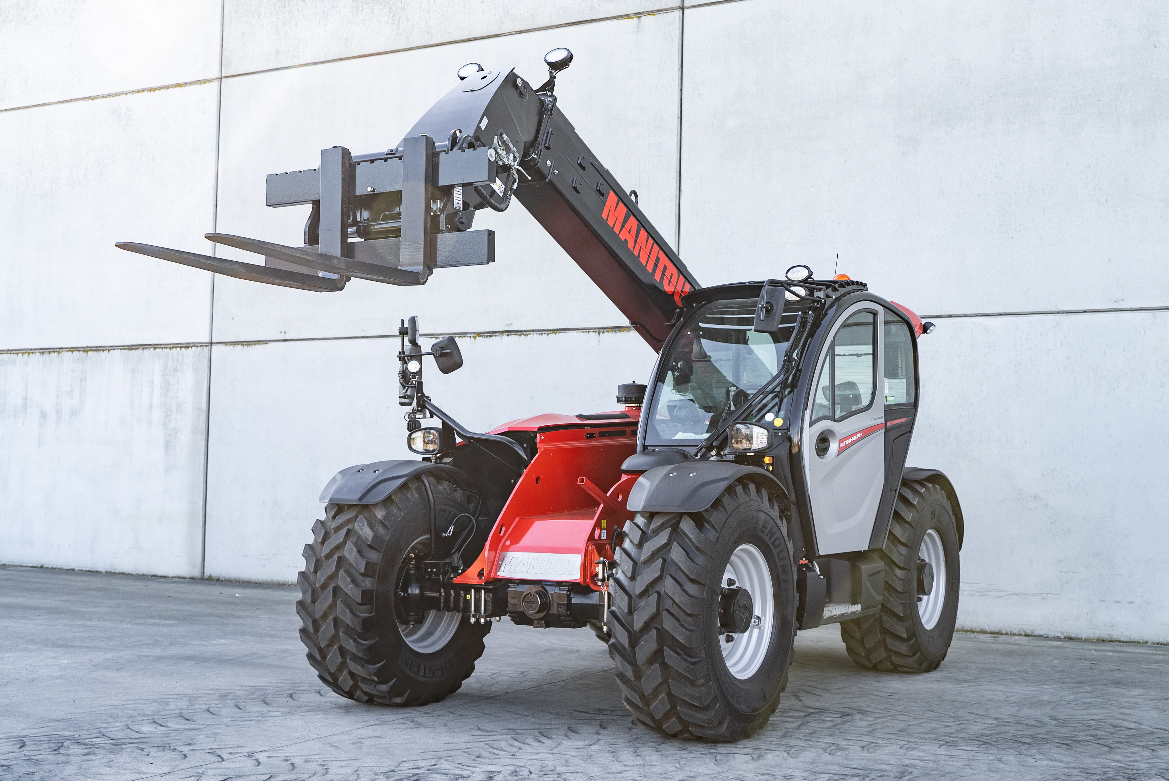 Manitou - Telehandlers - MLT 841 145 PS+ Y ST5 S1 - Front left
