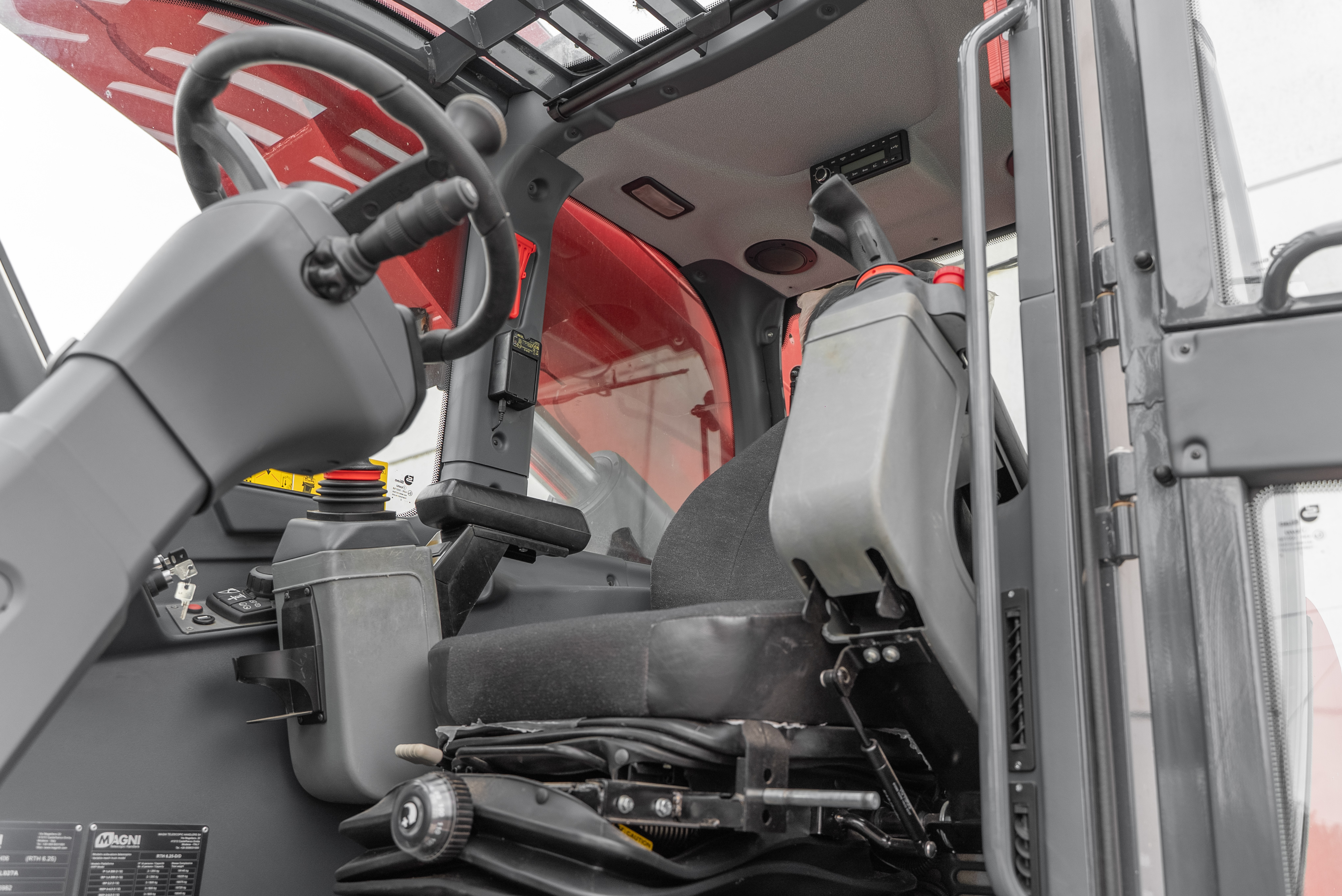 RTH 6.25 - Interior back