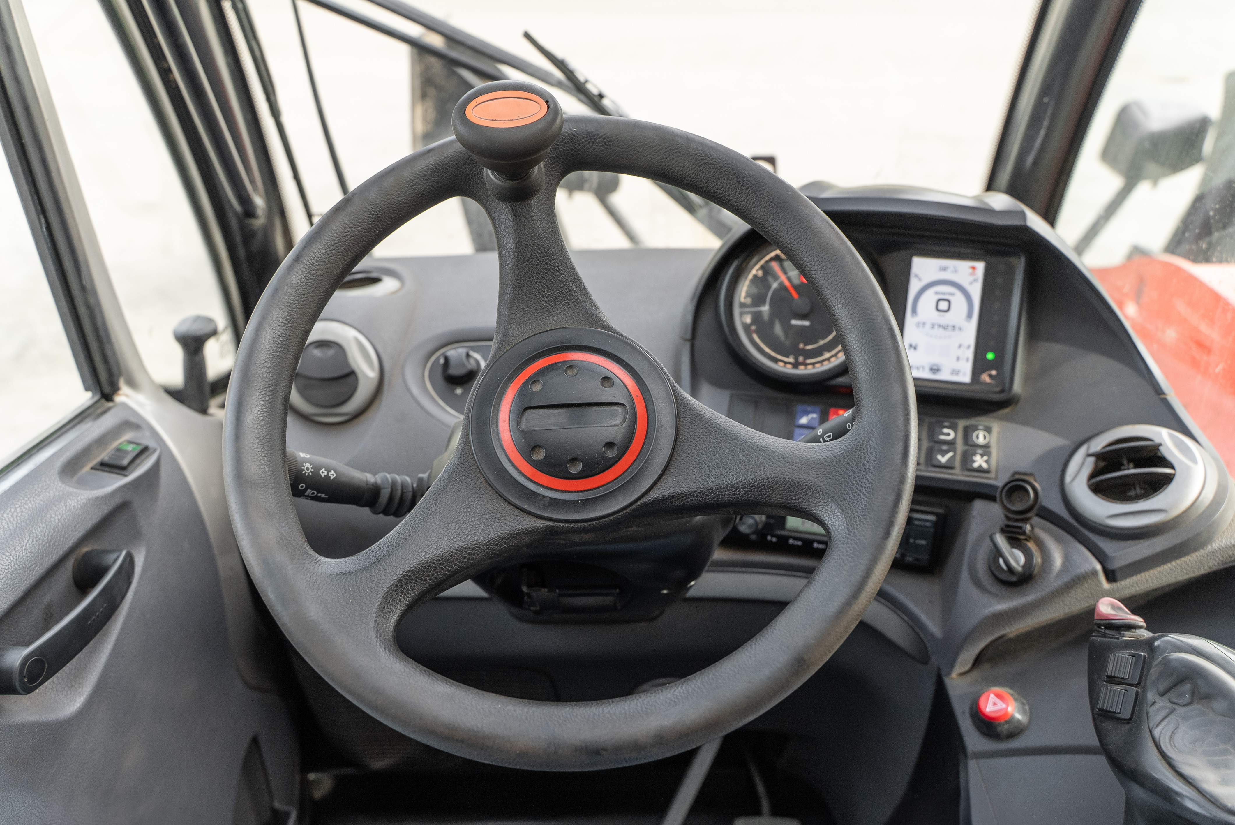 MT 1840 EASY 75D ST5 S1 - Interior front
