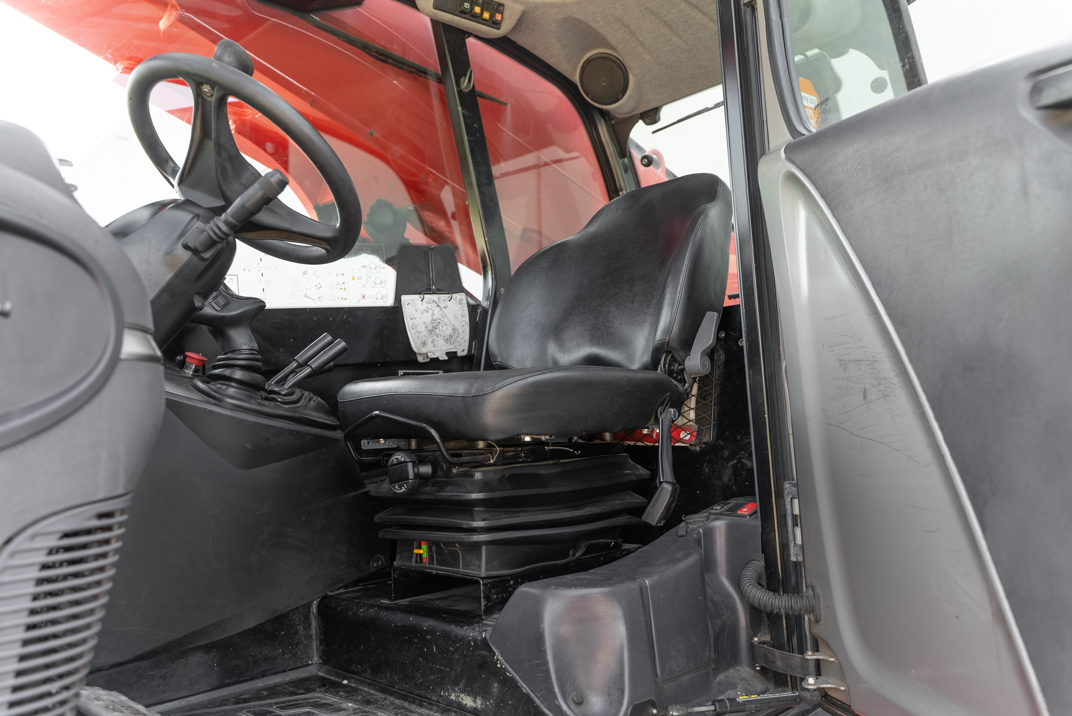 MT 1840 EASY 75D ST5 S1 - Interior back