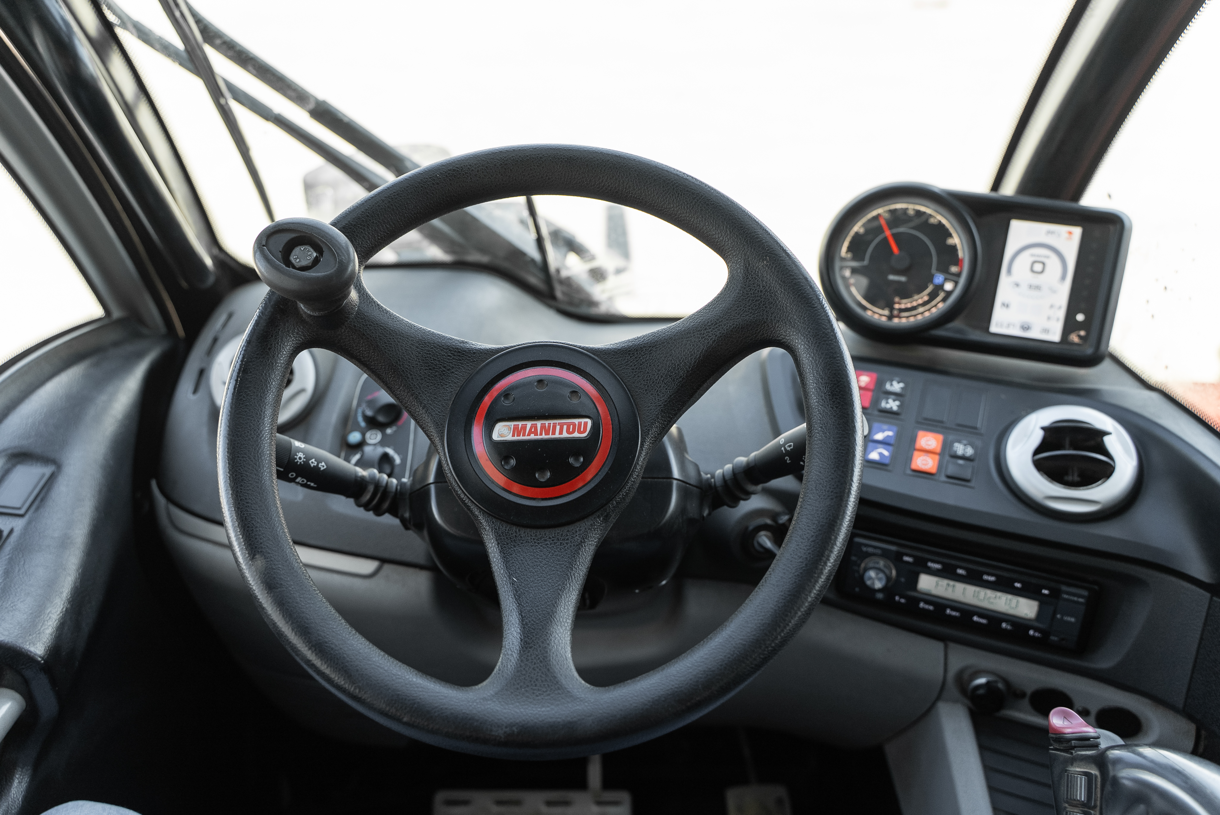 MLT 635 140 V+ D ST4 S2 - Interior front