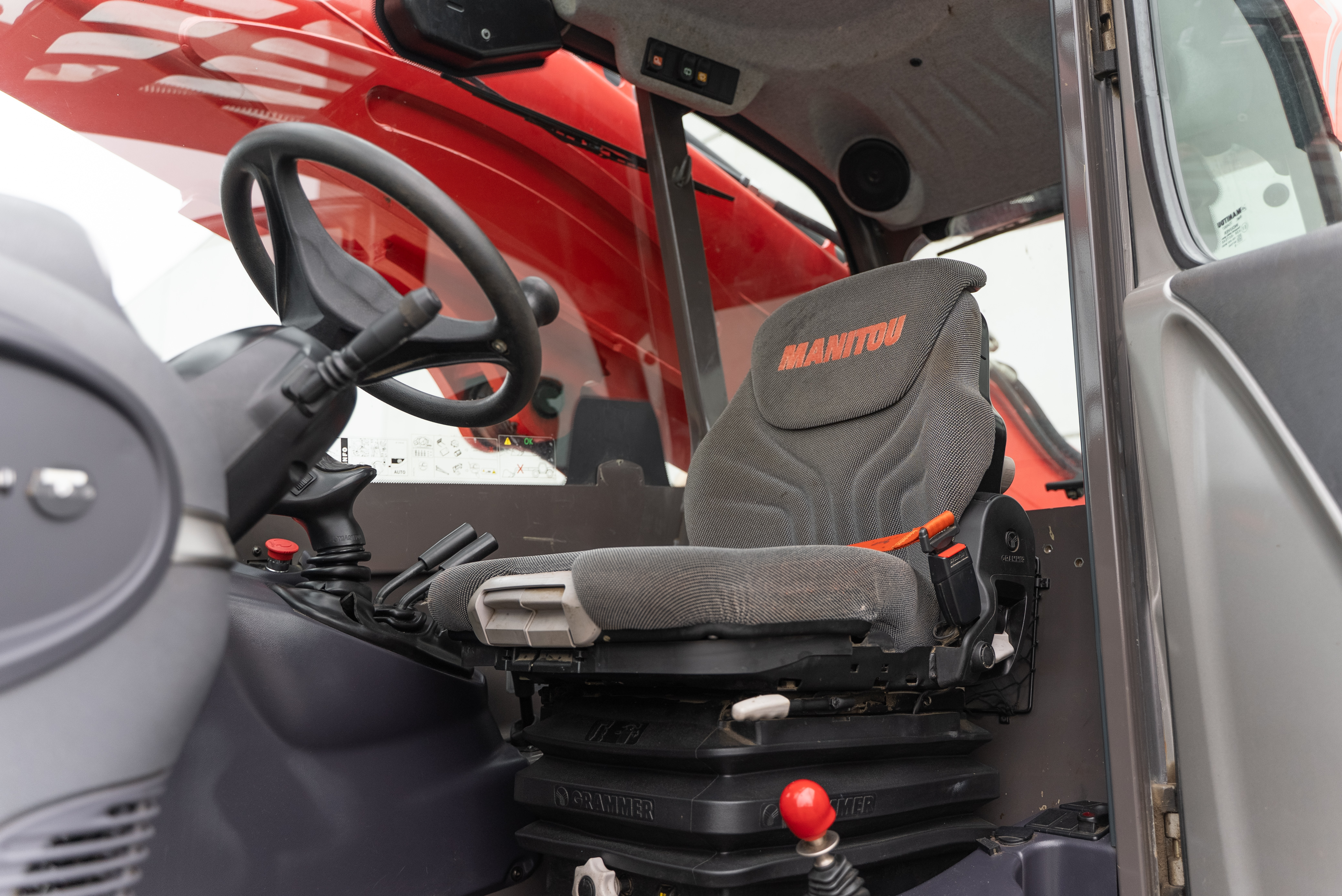 MT 1440 EASY 75D ST3B S1 - Interior back