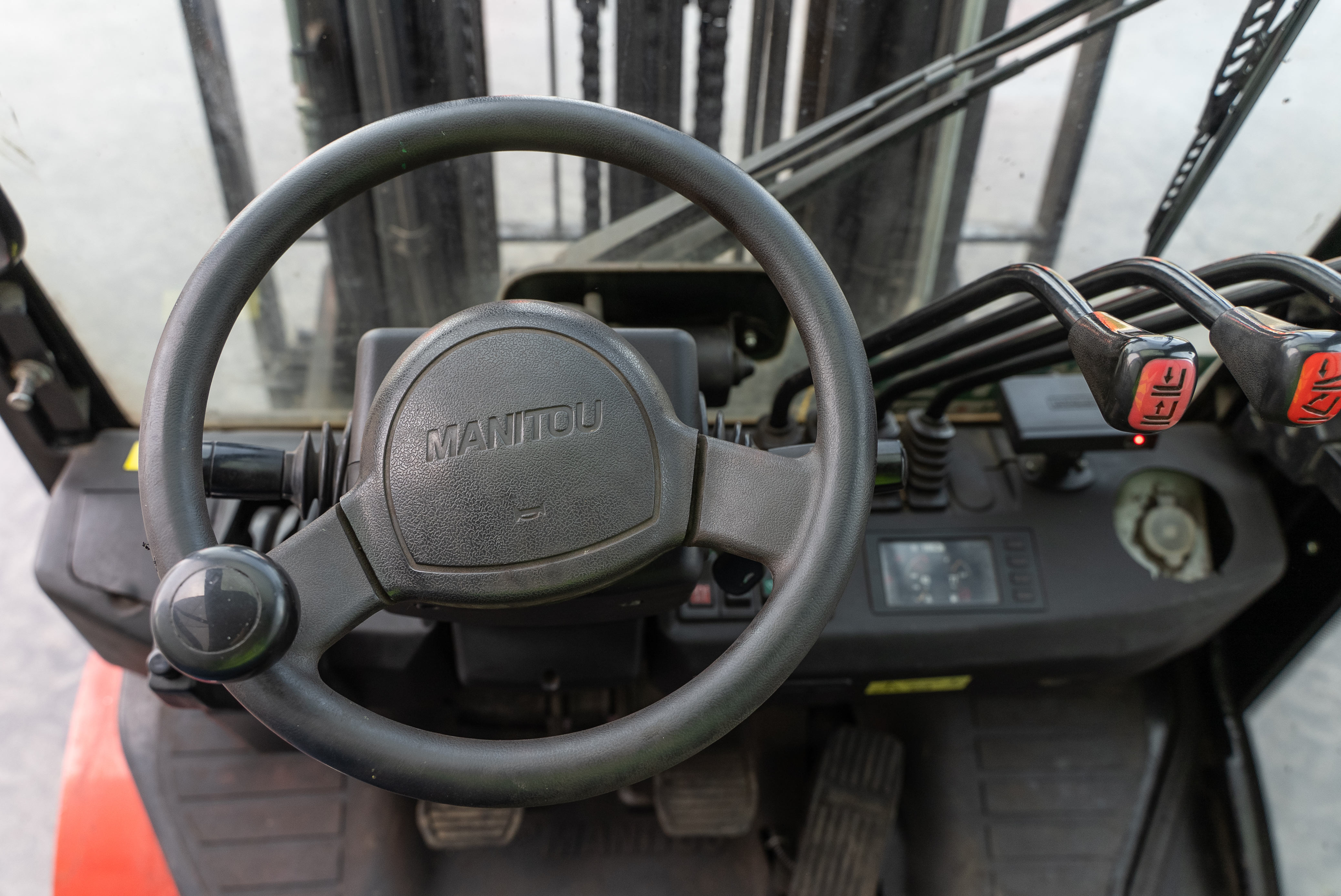 Manitou - Forklifts - MI 30 D K ST5 S1 - Interior front